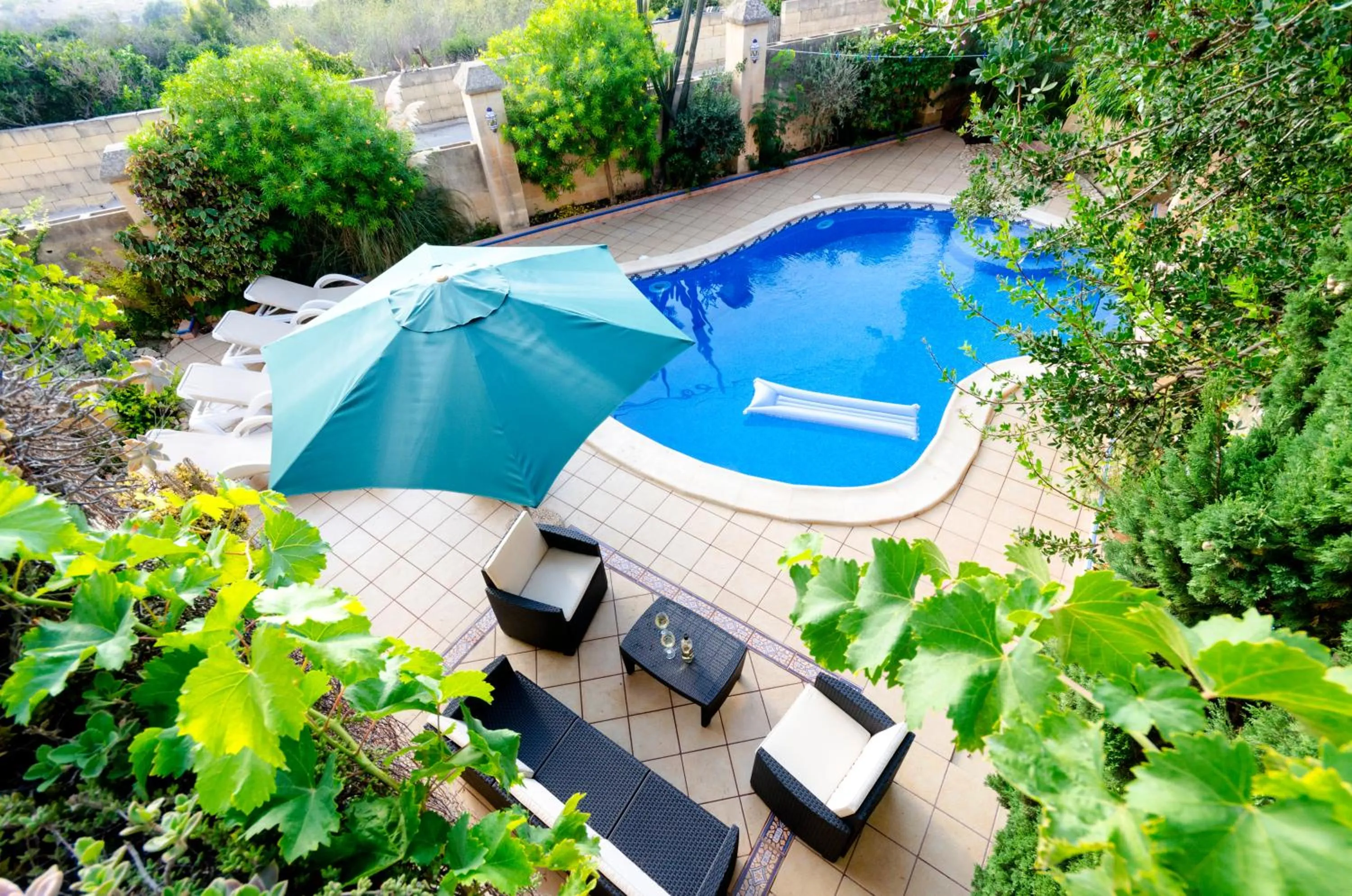 Balcony/Terrace, Pool View in Il-Wileġ Bed & Breakfast