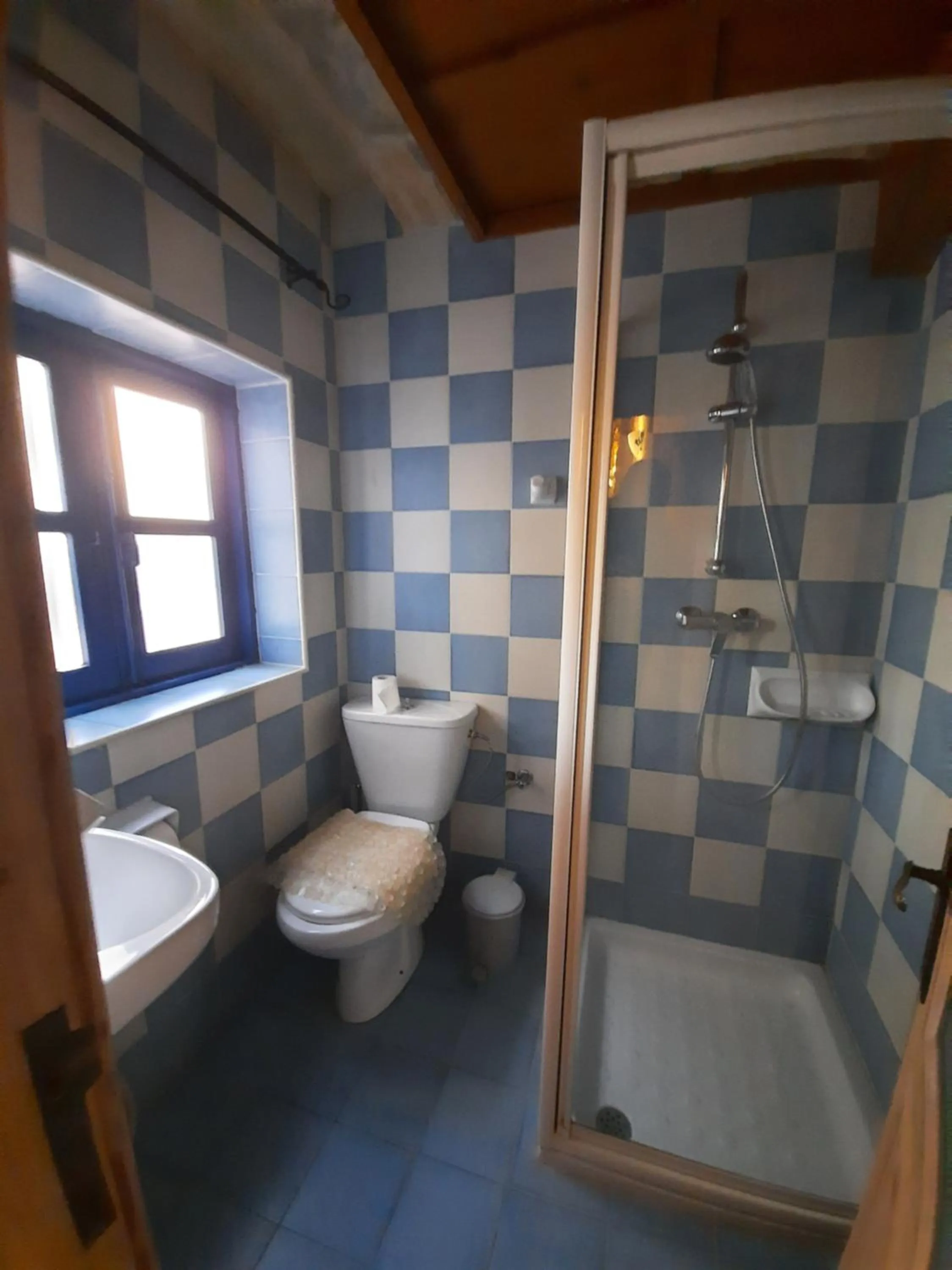 Bathroom in Il-Wileġ Bed & Breakfast