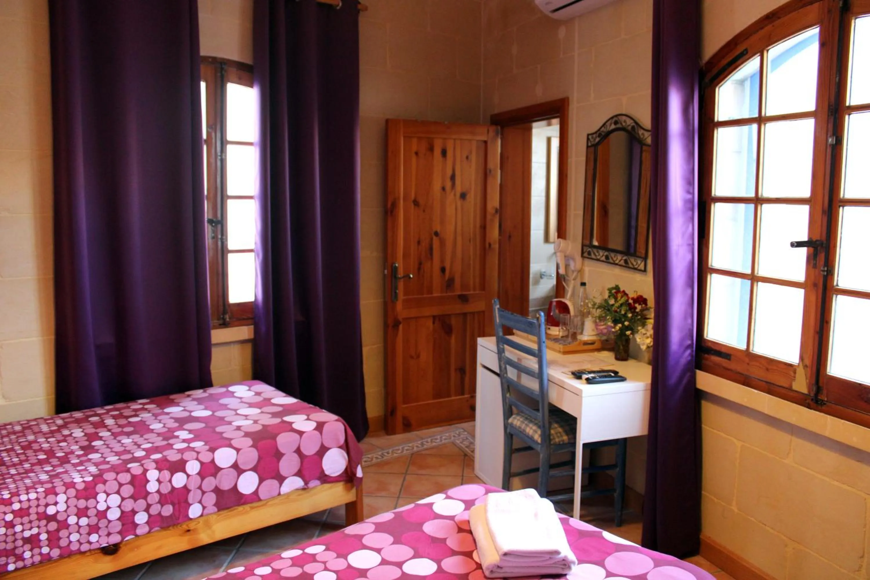 Bedroom, Bed in Il-Wileġ Bed & Breakfast