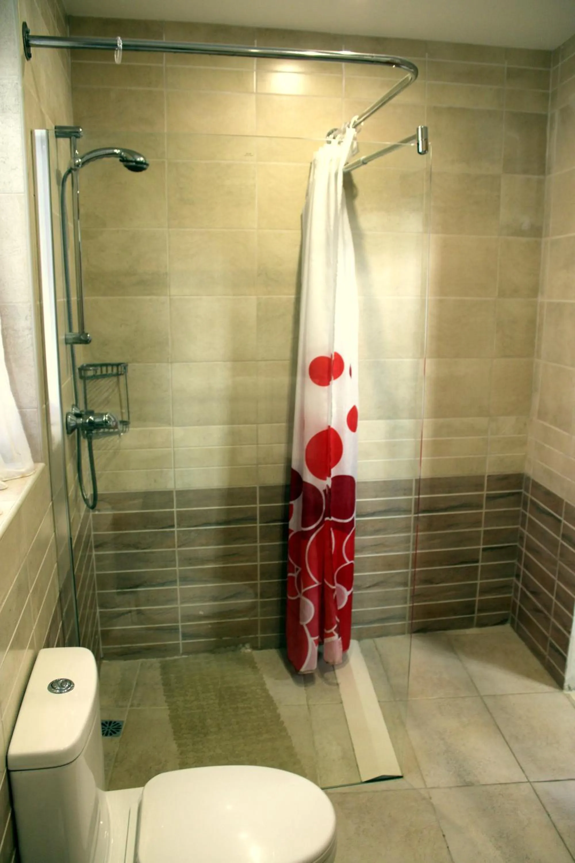 Shower, Bathroom in Il-Wileġ Bed & Breakfast