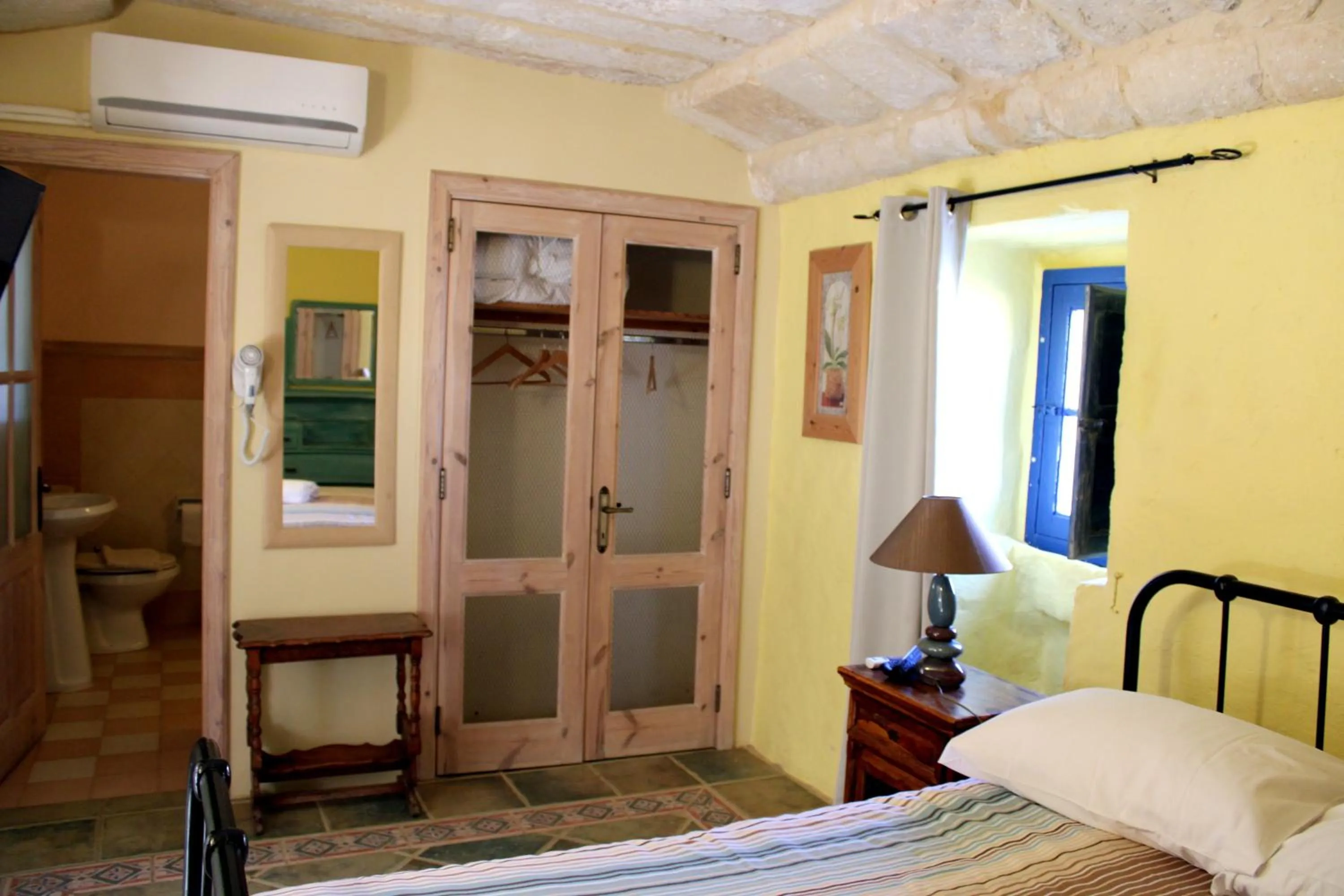 Photo of the whole room, Bed in Il-Wileġ Bed & Breakfast