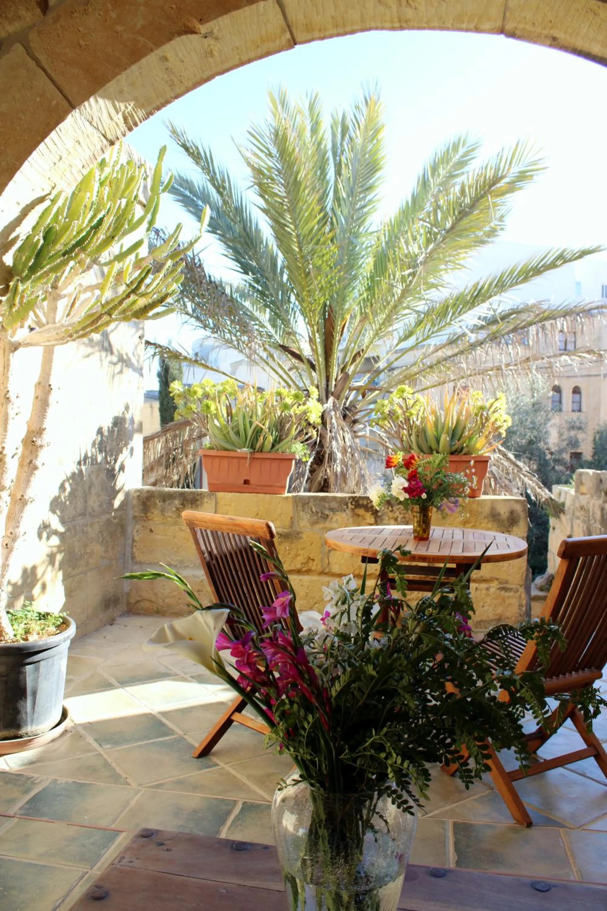 Patio in Il-Wileġ Bed & Breakfast