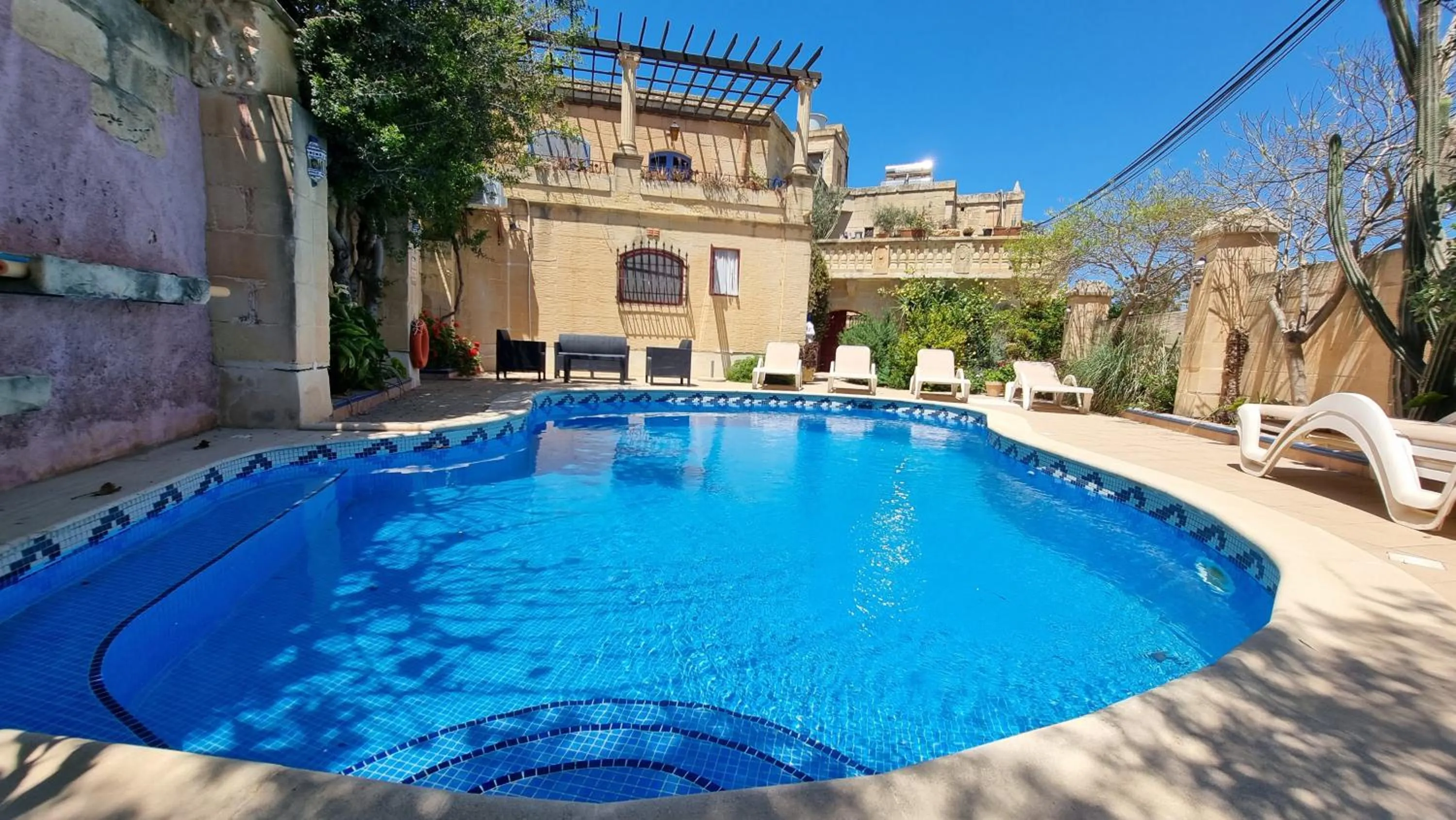 Swimming Pool in Il-Wileġ Bed & Breakfast