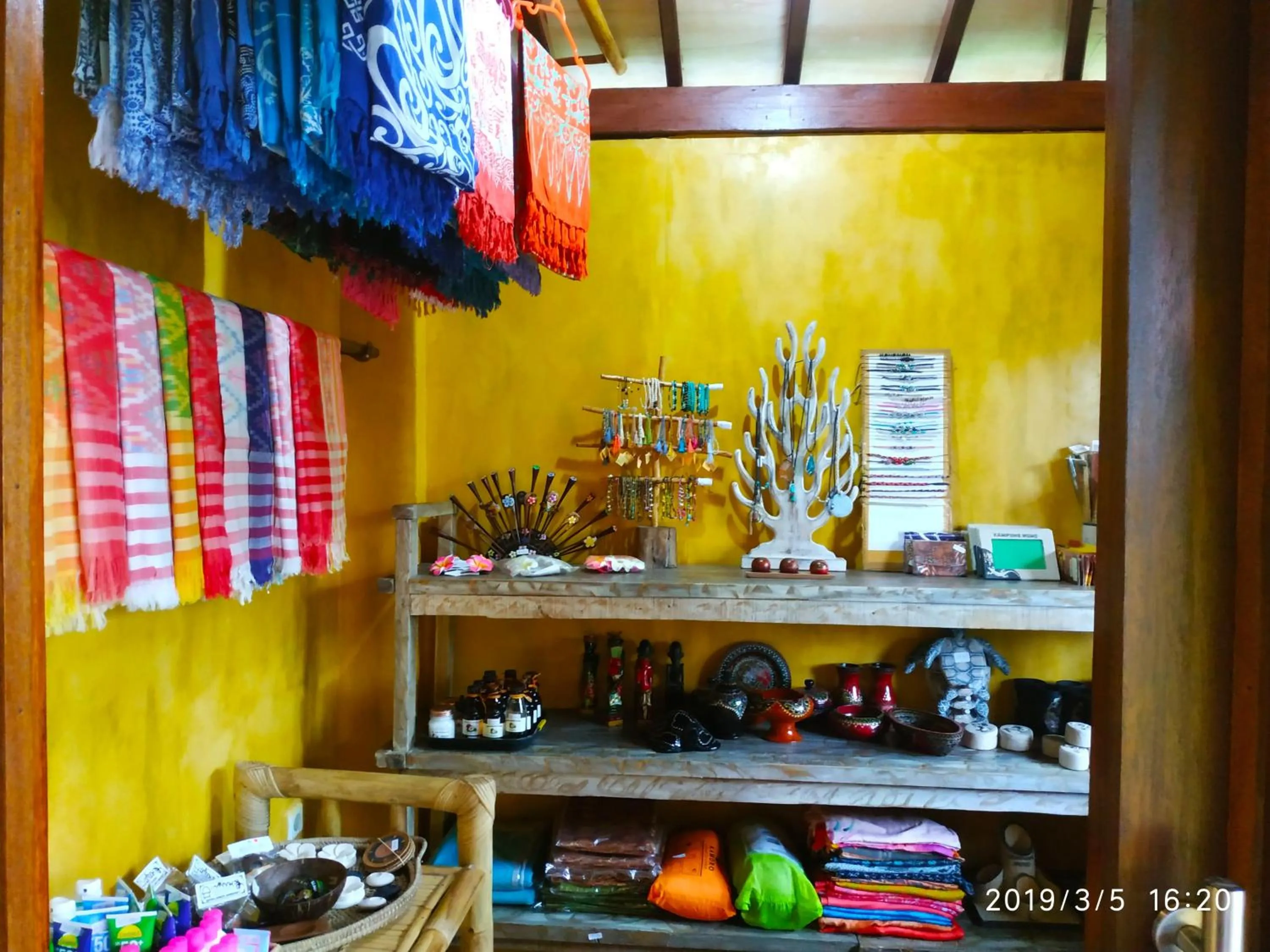 Shopping Area in Kampung Meno Bungalows