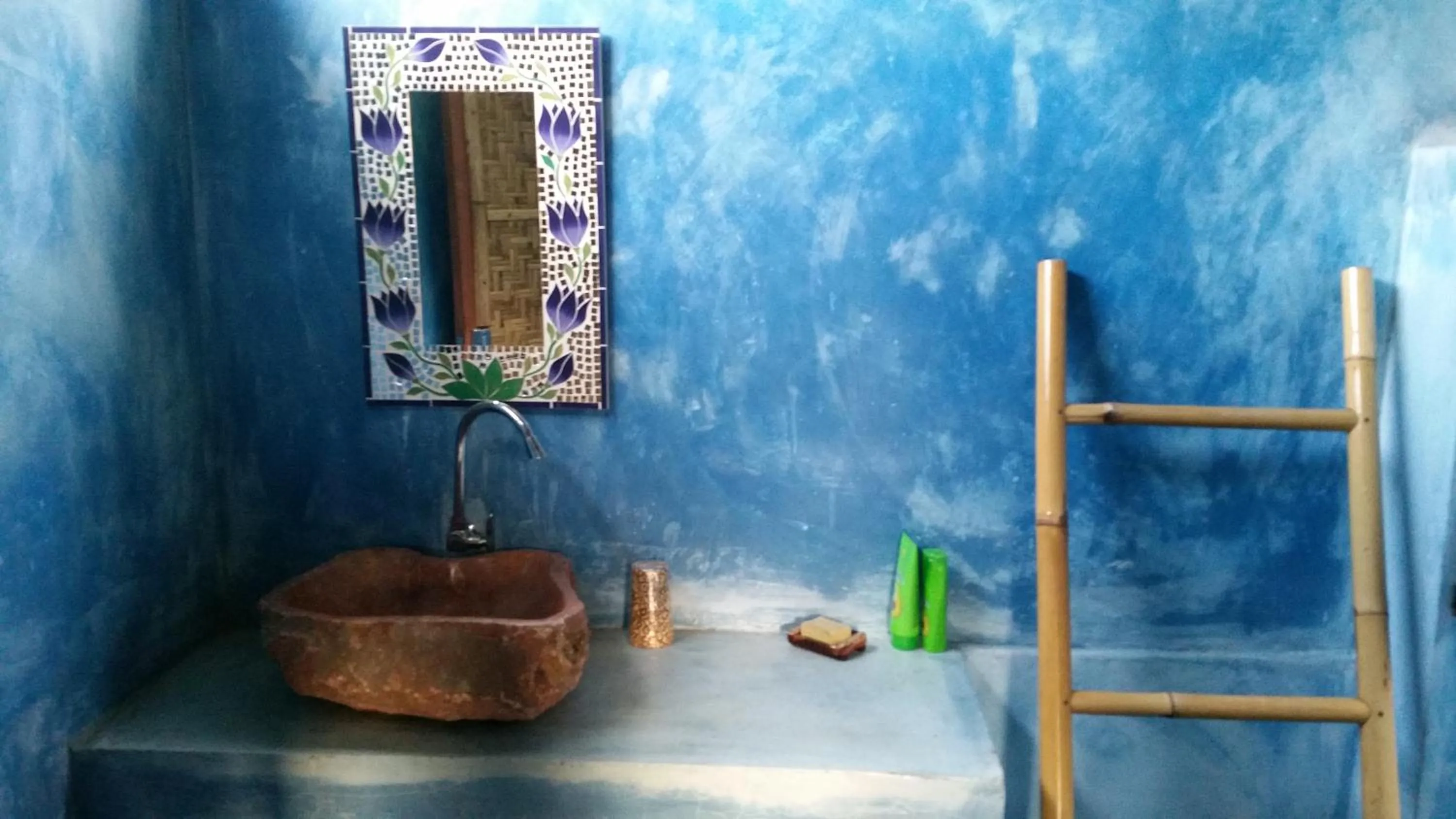 Bathroom in Kampung Meno Bungalows