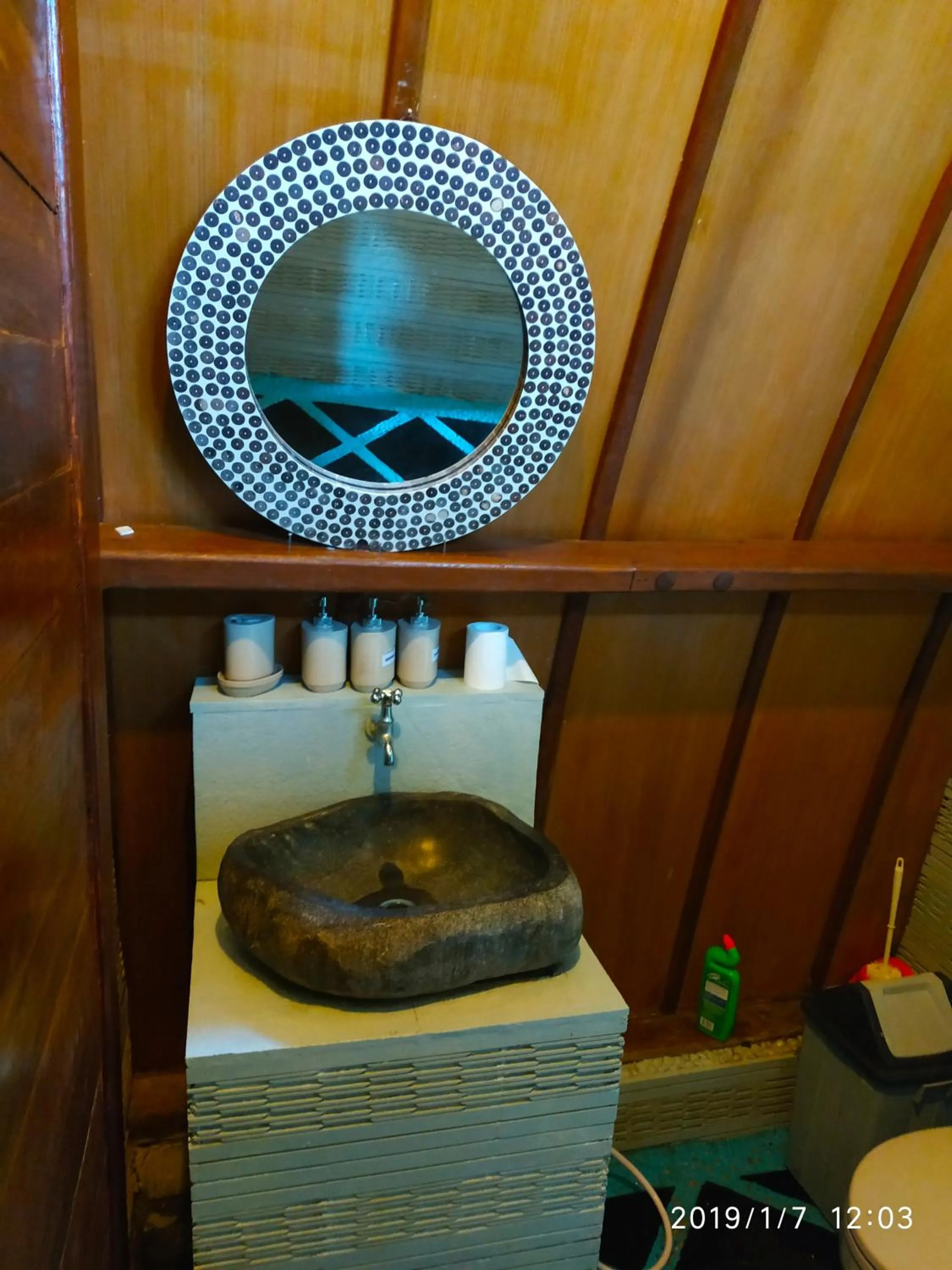 Bathroom in Kampung Meno Bungalows