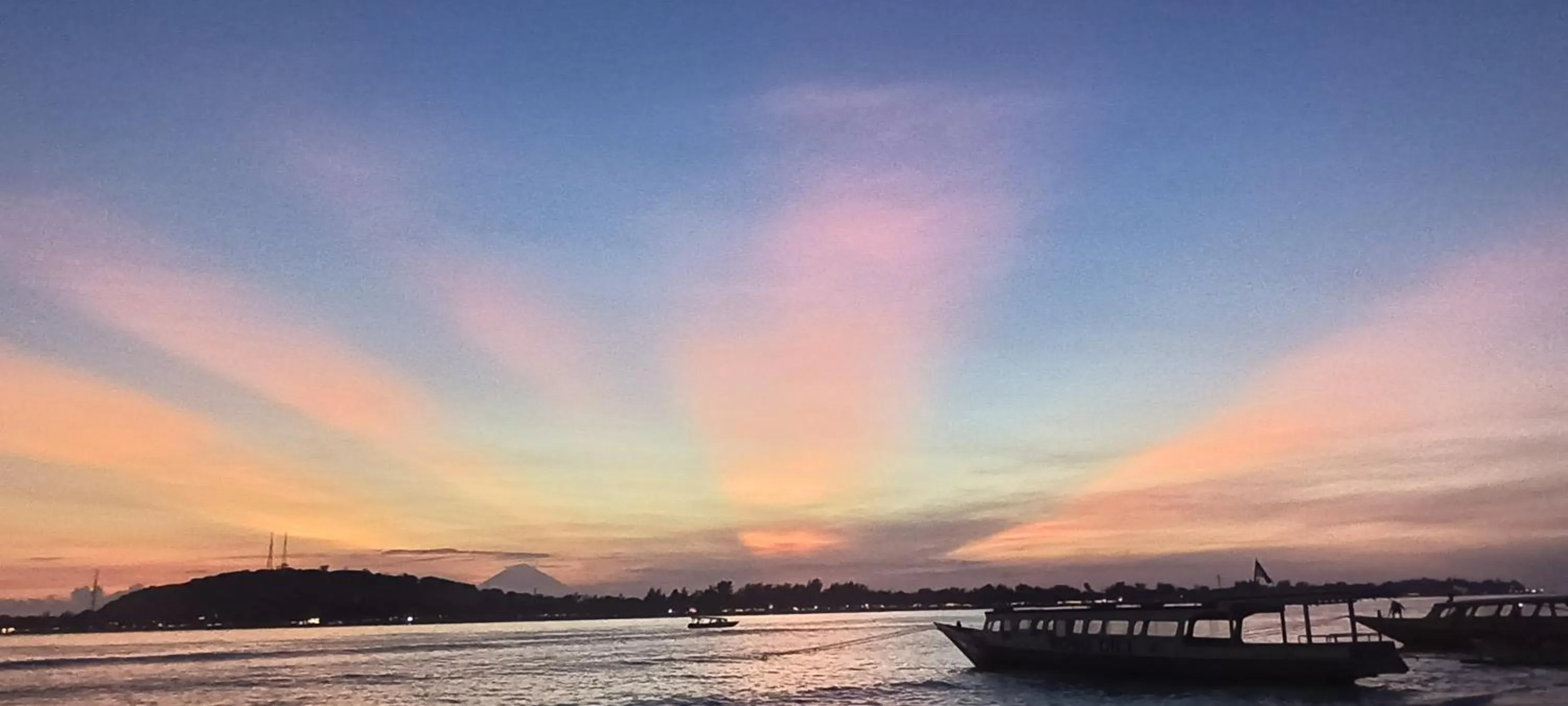 Sunset in Kampung Meno Bungalows