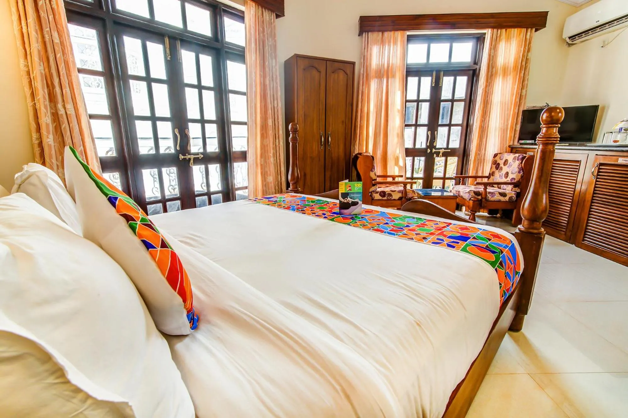 Bedroom, Bed in Sunset Beach Resort