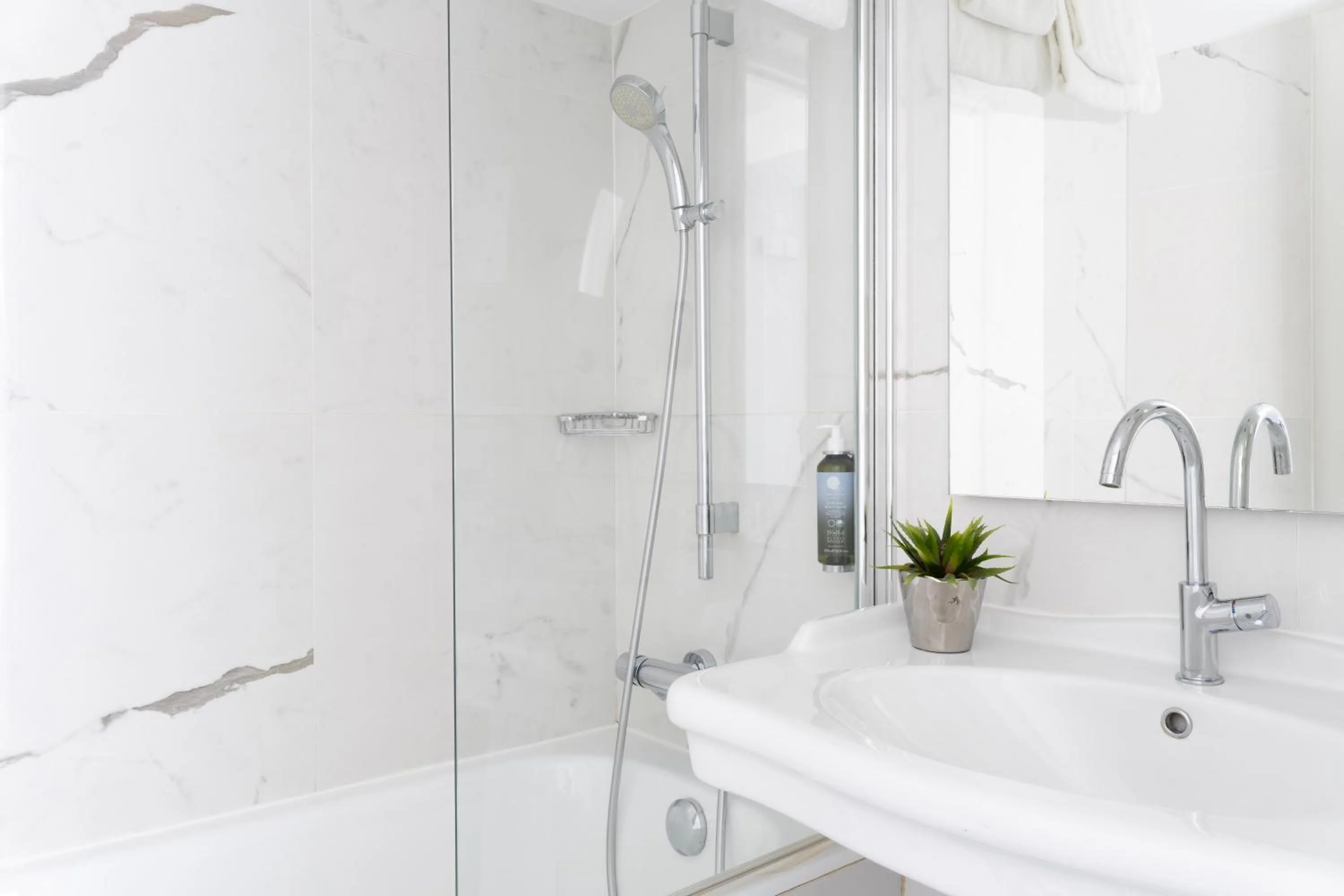 Bathroom in Hotel 34B - Astotel