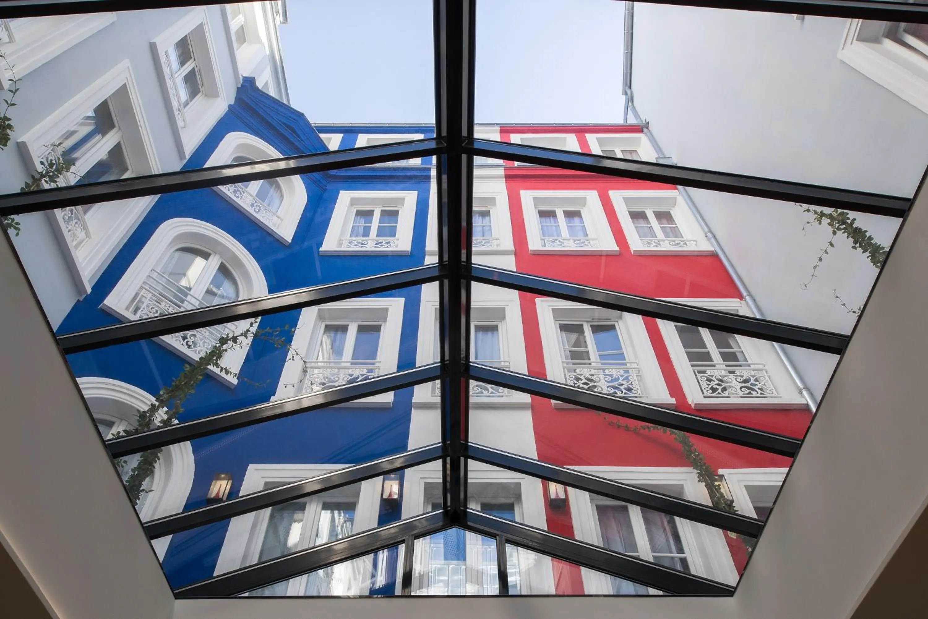 Communal lounge/ TV room in Hotel 34B - Astotel