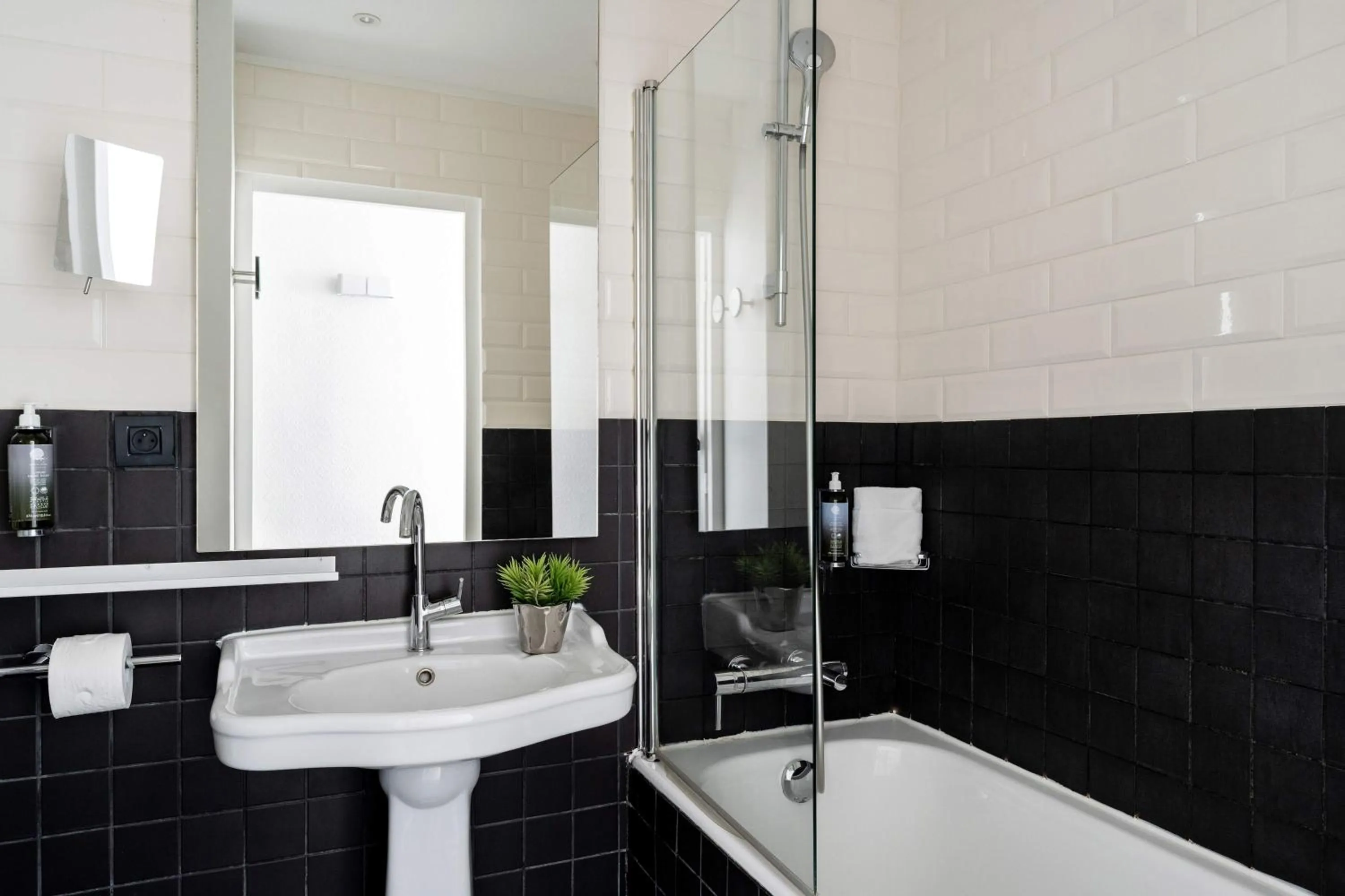 Bathroom in Hotel 34B - Astotel