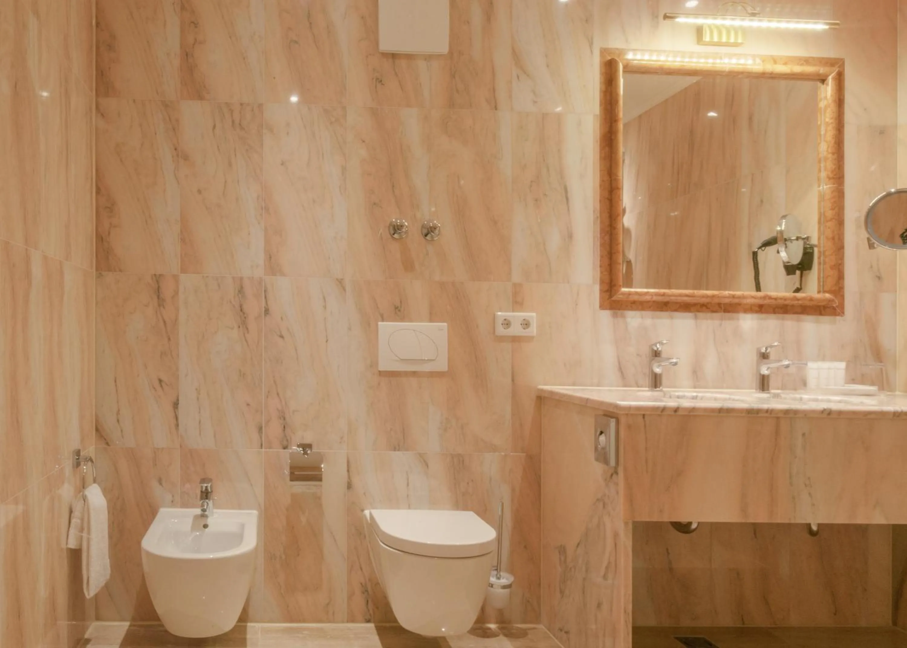 Toilet in Grand Hotel Palladium