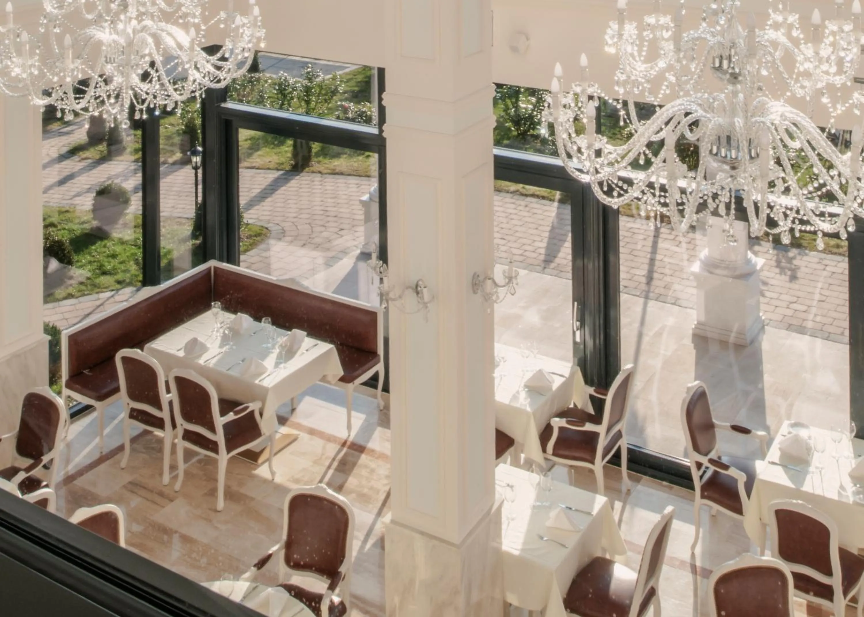 Restaurant/places to eat in Grand Hotel Palladium