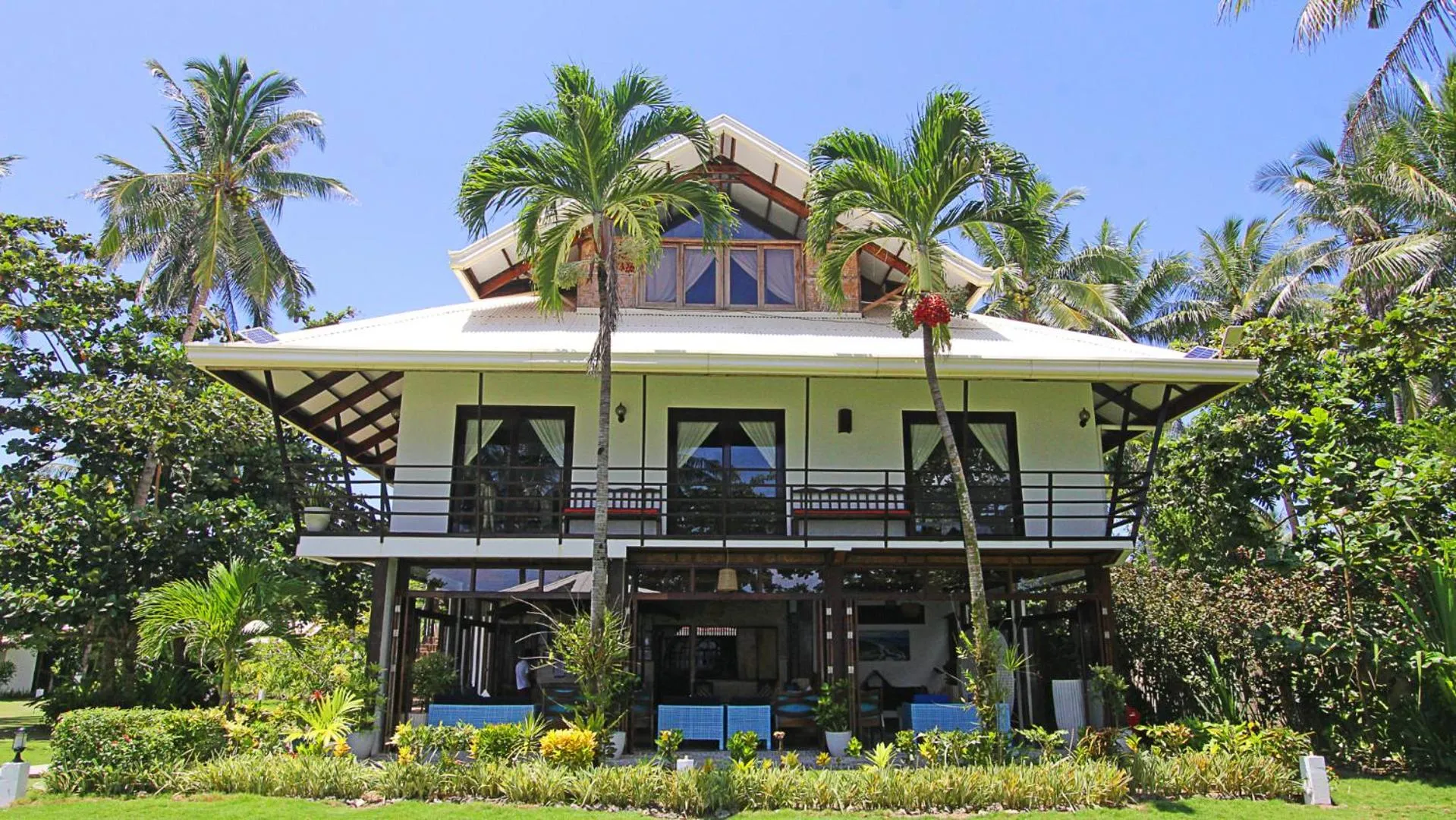 Property building in Ocean 101 Beach Resort