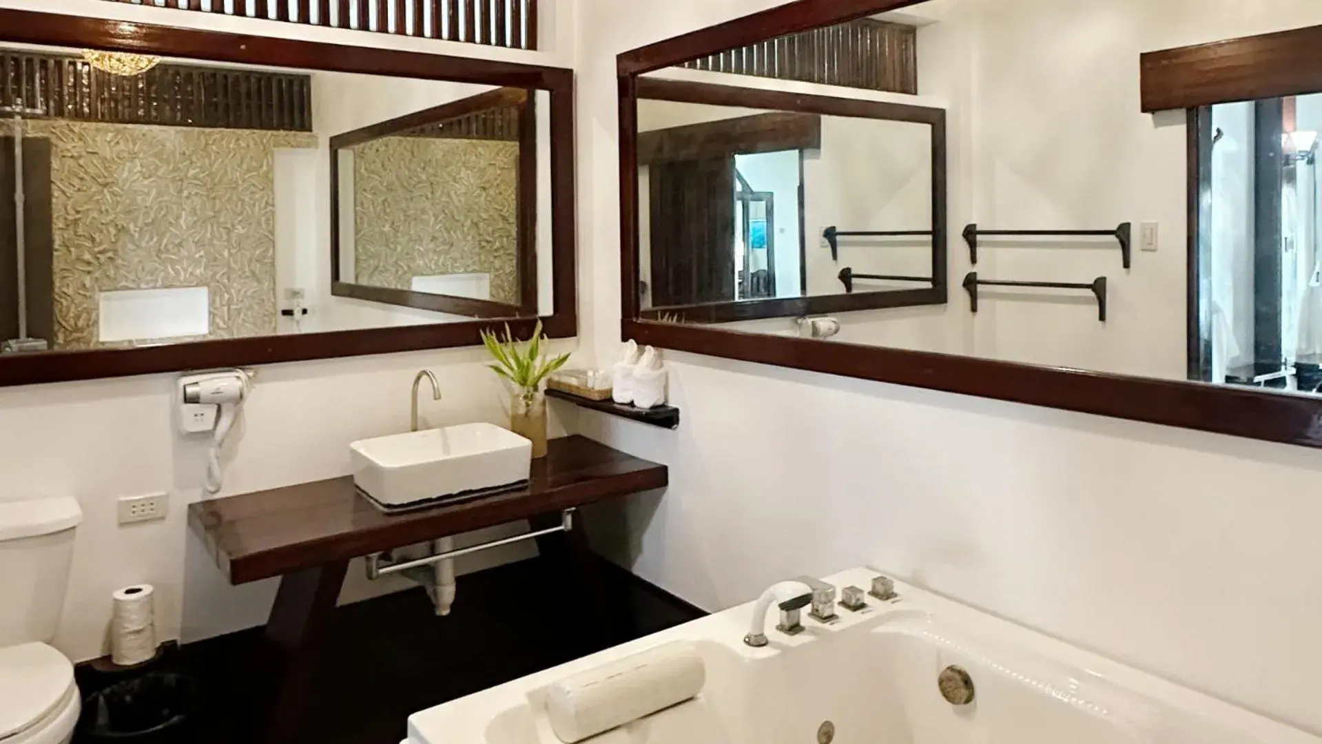 Three-Bedroom Villa - single occupancy in Ocean 101 Beach Resort Three-Bedroom Villa - single occupancy in Ocean 101 Beach Resort