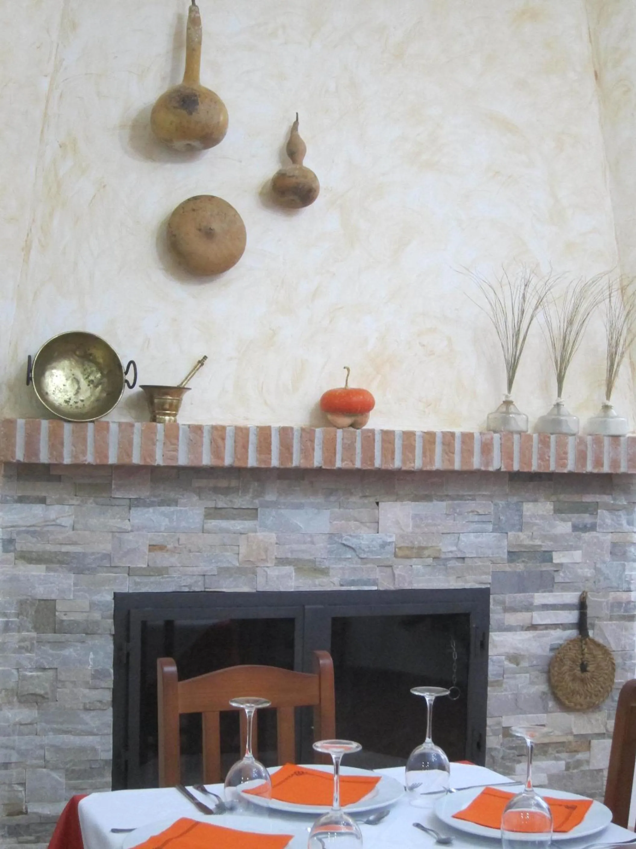 Restaurant/places to eat in Casa Rural ENTRESIERRAS