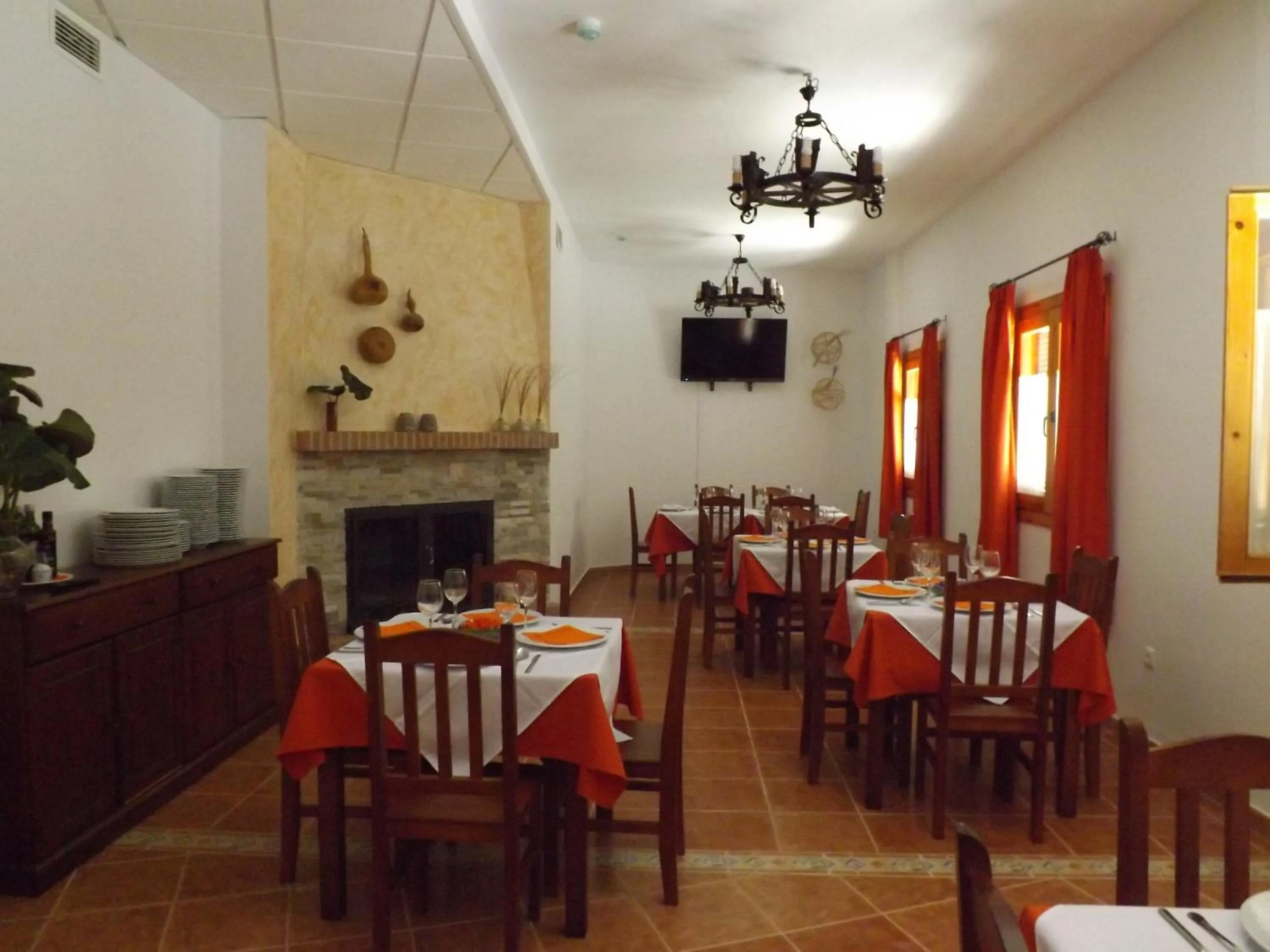 Restaurant/places to eat in Casa Rural ENTRESIERRAS