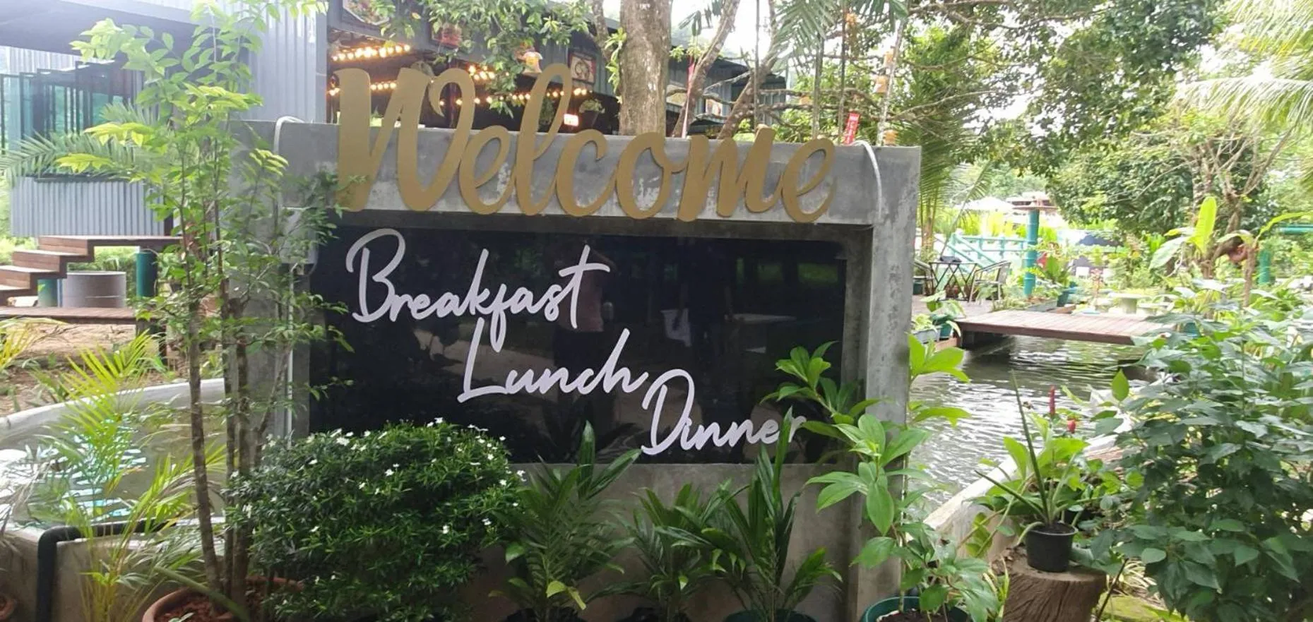 Restaurant/places to eat in Khao Sok Royal Bamboo Lodges - SHA Certified