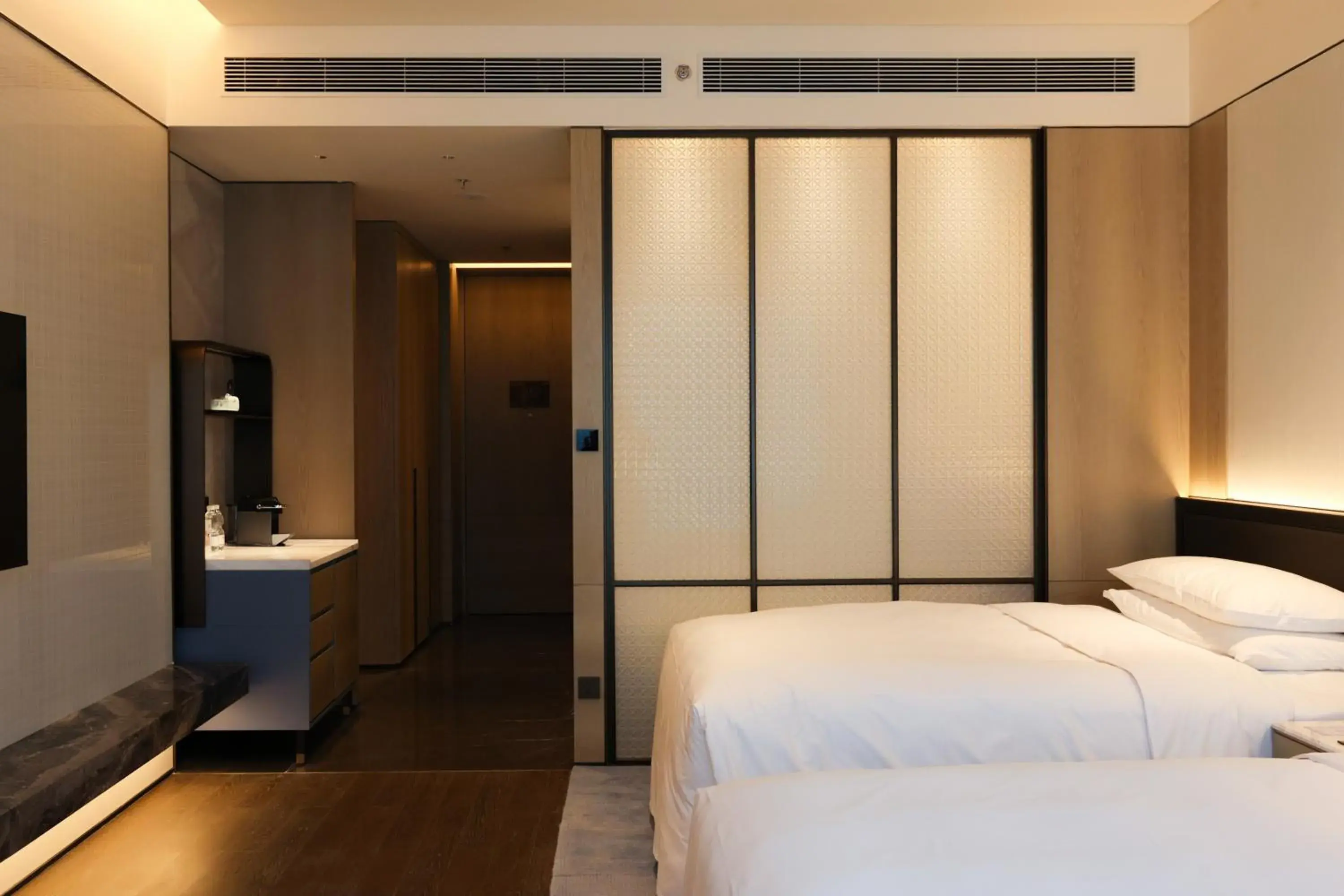 Executive Twin Room with Club Lounge Access in Xi'an Marriott Hotel High-Tech Zone Executive Twin Room with Club Lounge Access in Xi'an Marriott Hotel High-Tech Zone