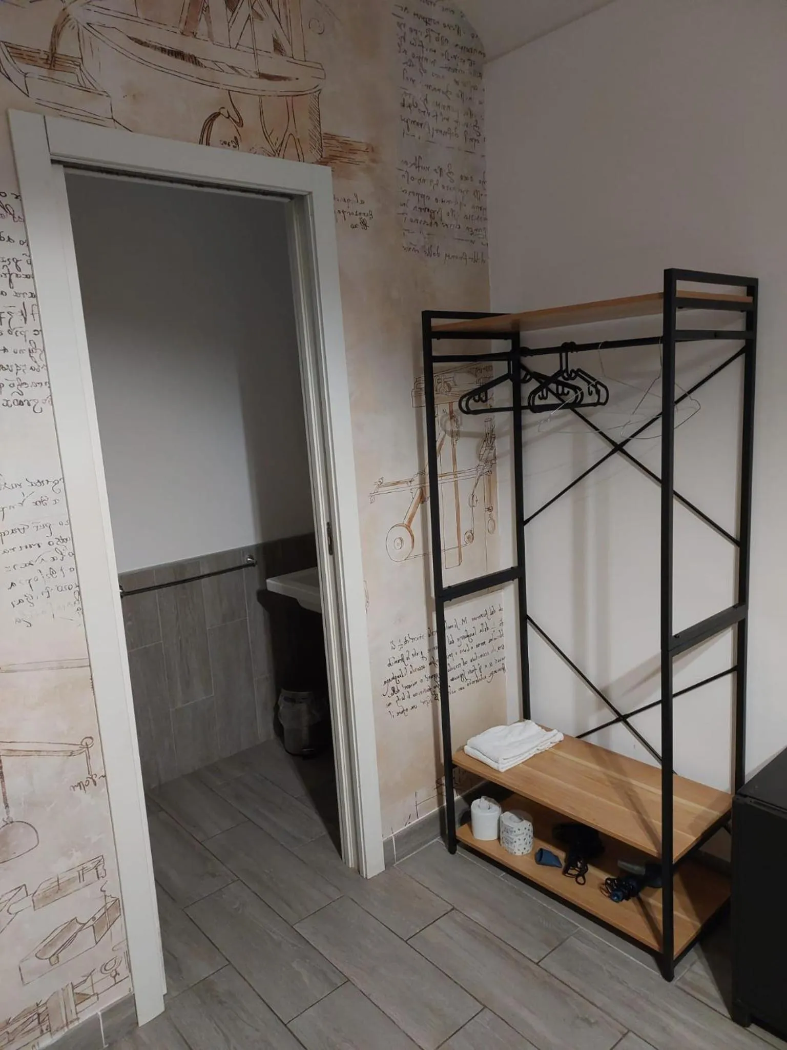wardrobe, Bed in Maison Villa Torlonia