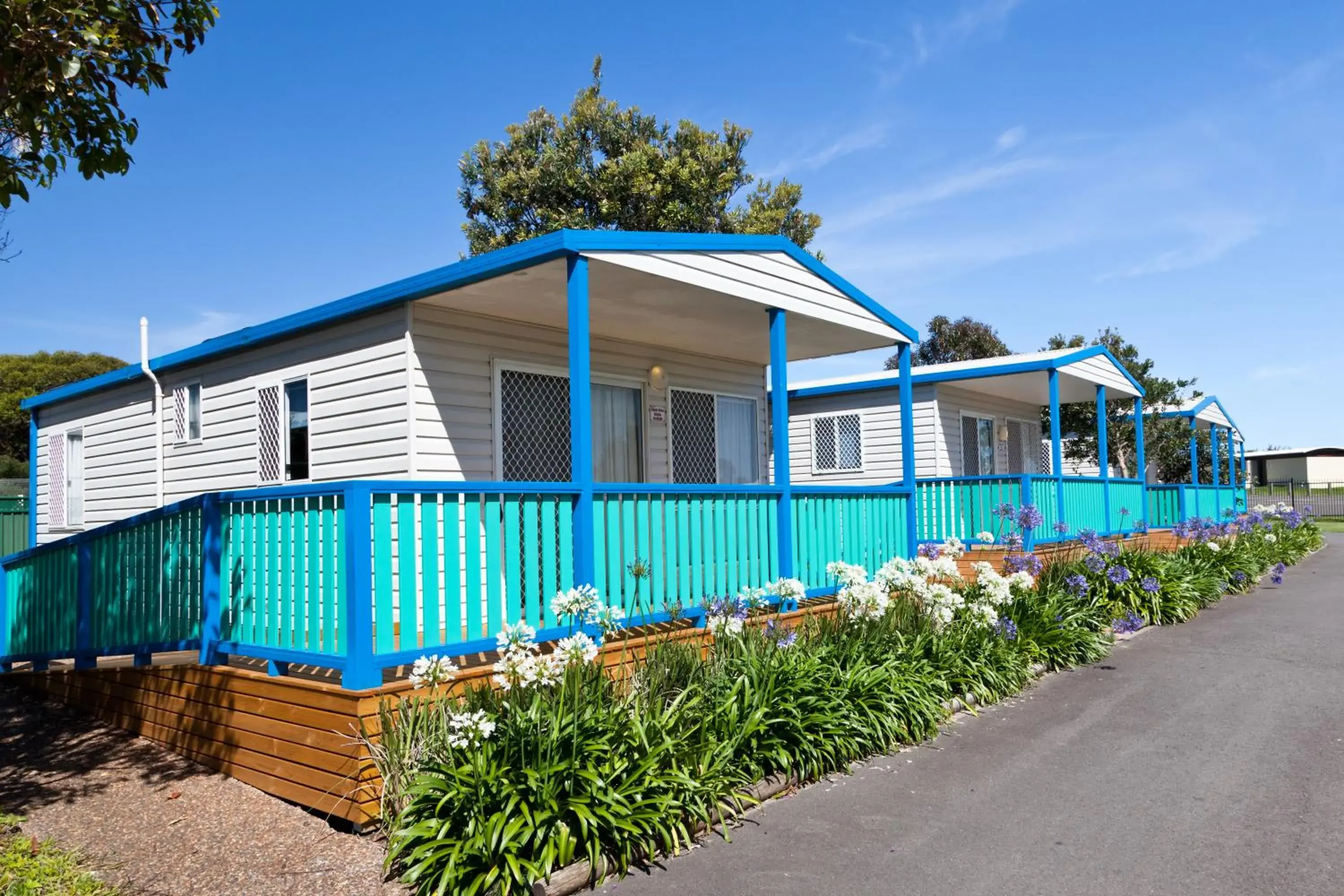 Two-Bedroom Ensuite Cabin - 4 Berth in Windang Tourist Park Two-Bedroom Ensuite Cabin - 4 Berth in Windang Tourist Park