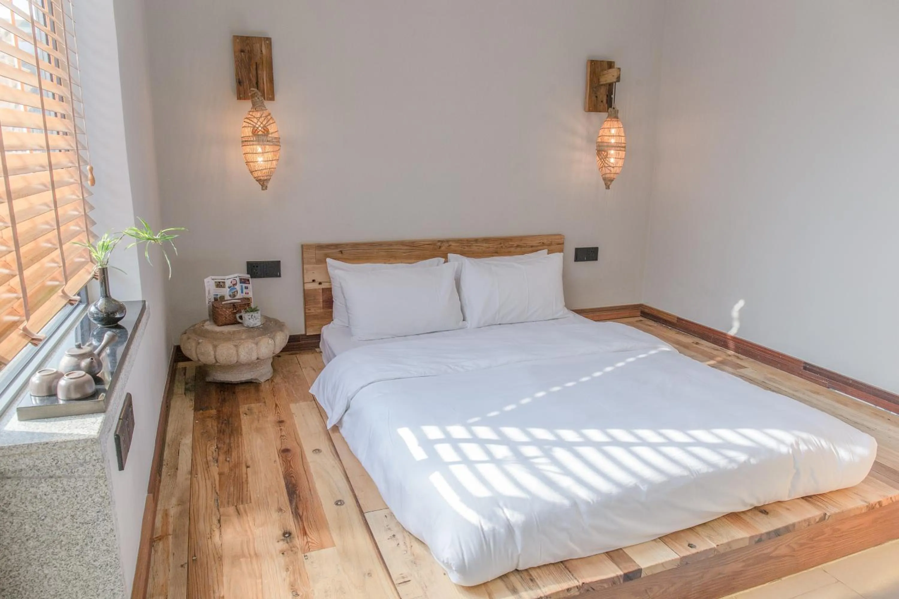 Bed in Zen Tea House Seven Stars Park