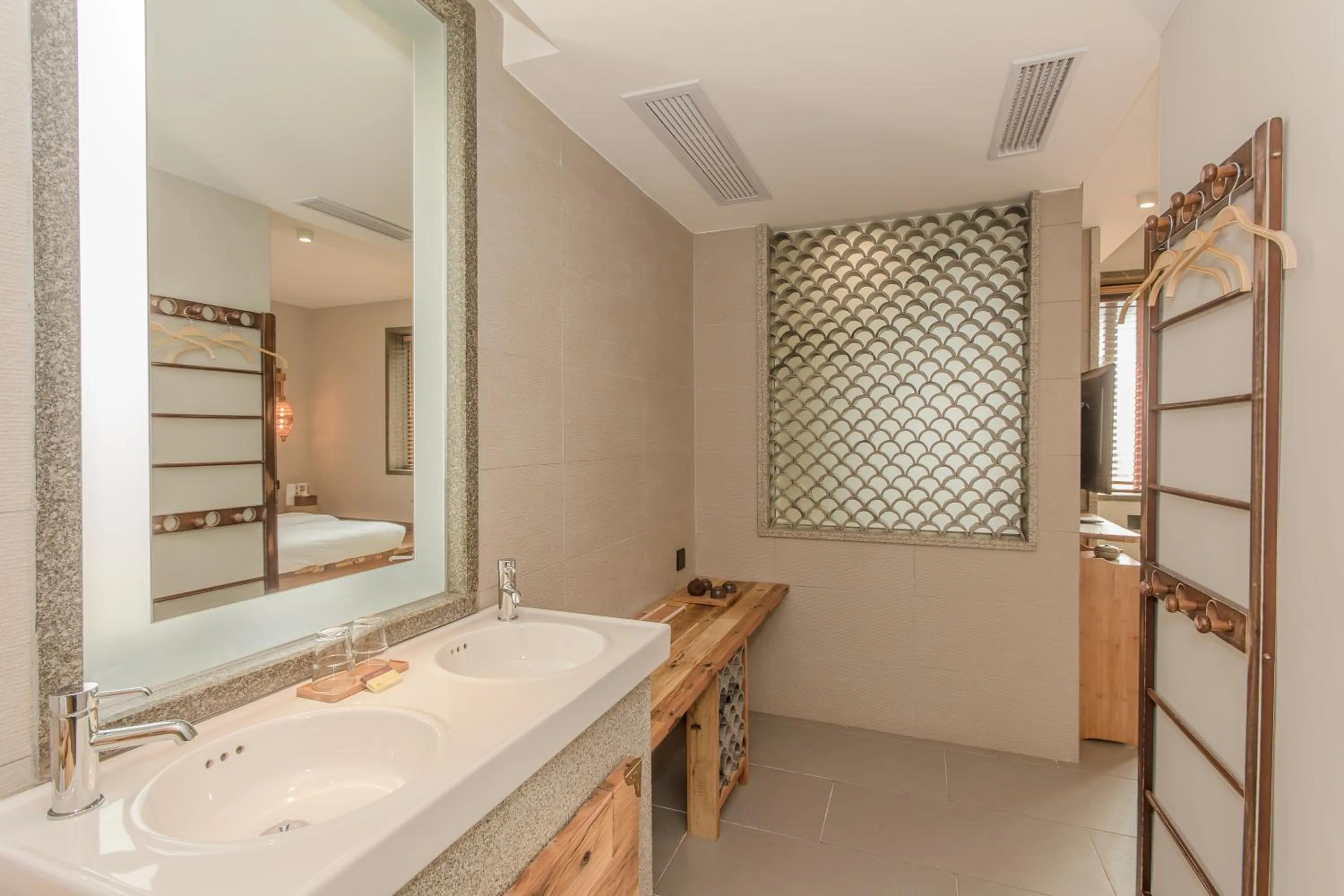 Decorative detail in Zen Tea House Seven Stars Park