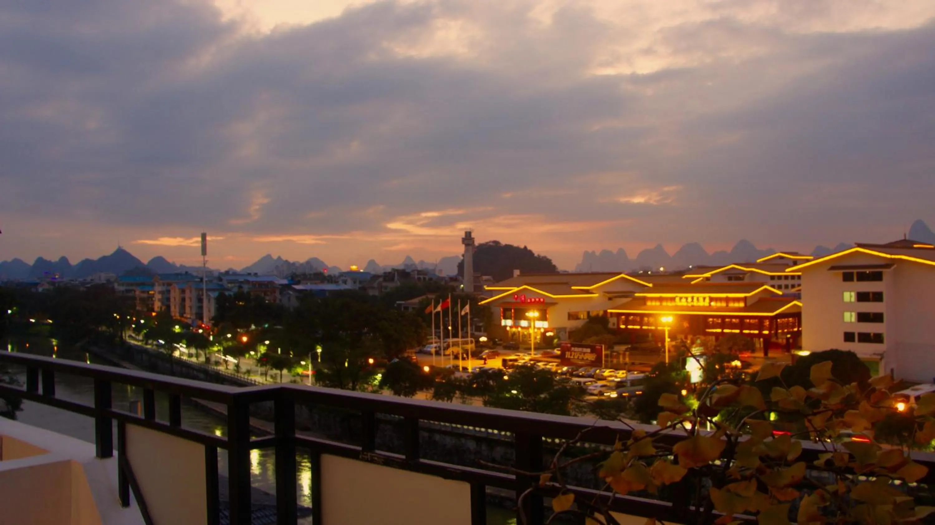 Night in Zen Tea House Seven Stars Park