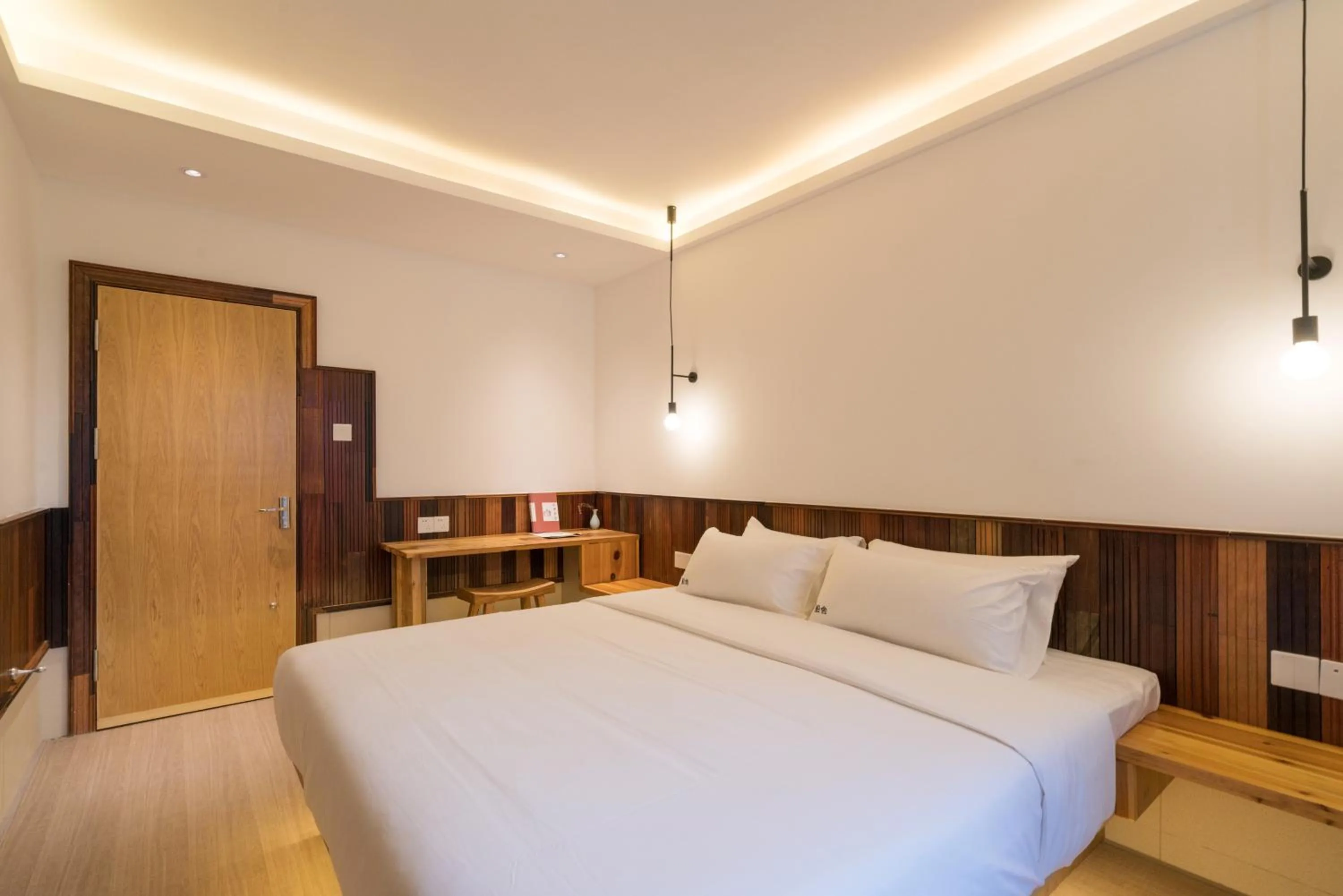 Bed in Zen Tea House Seven Stars Park