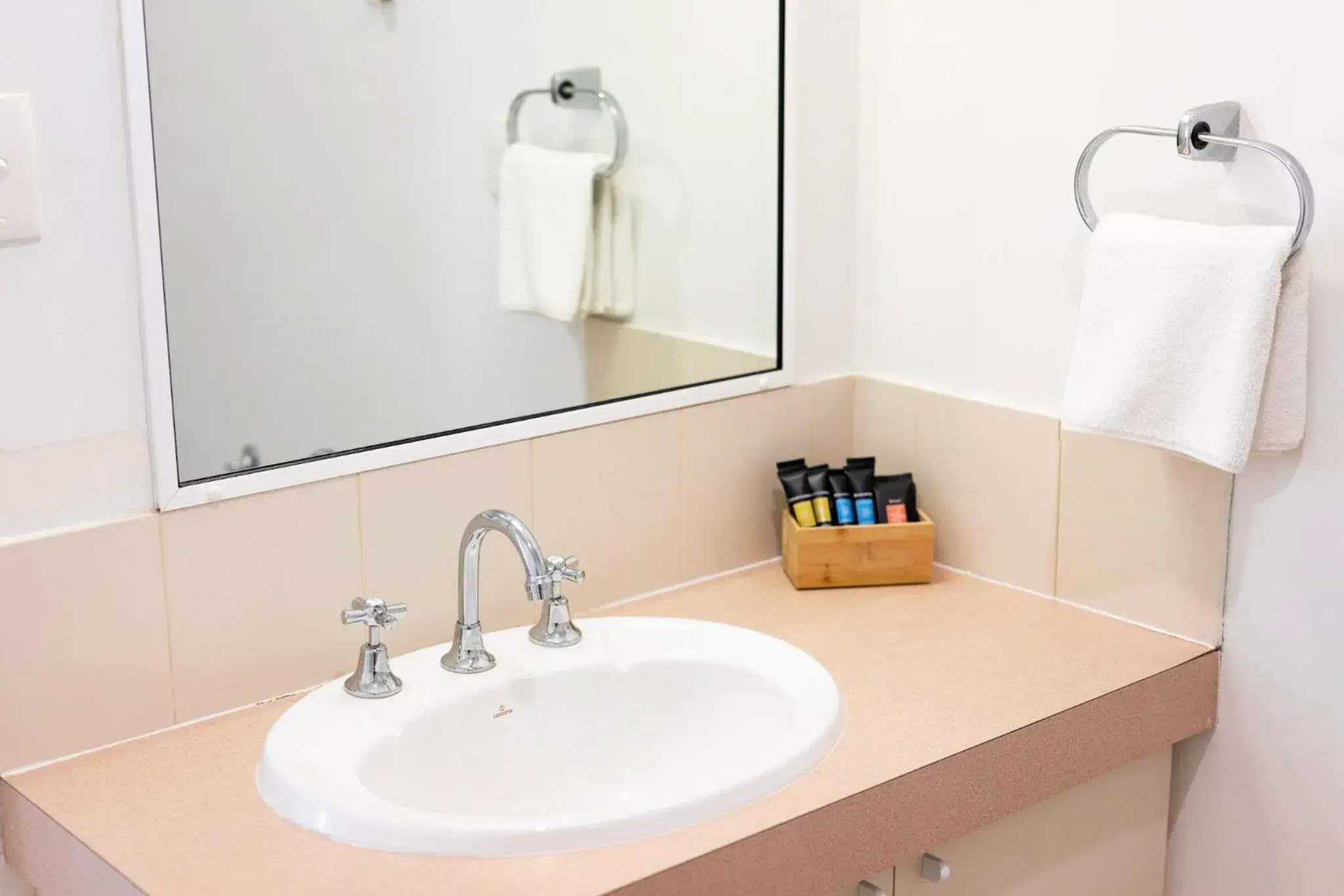 Twin Room in Bremer Bay Resort Twin Room in Bremer Bay Resort