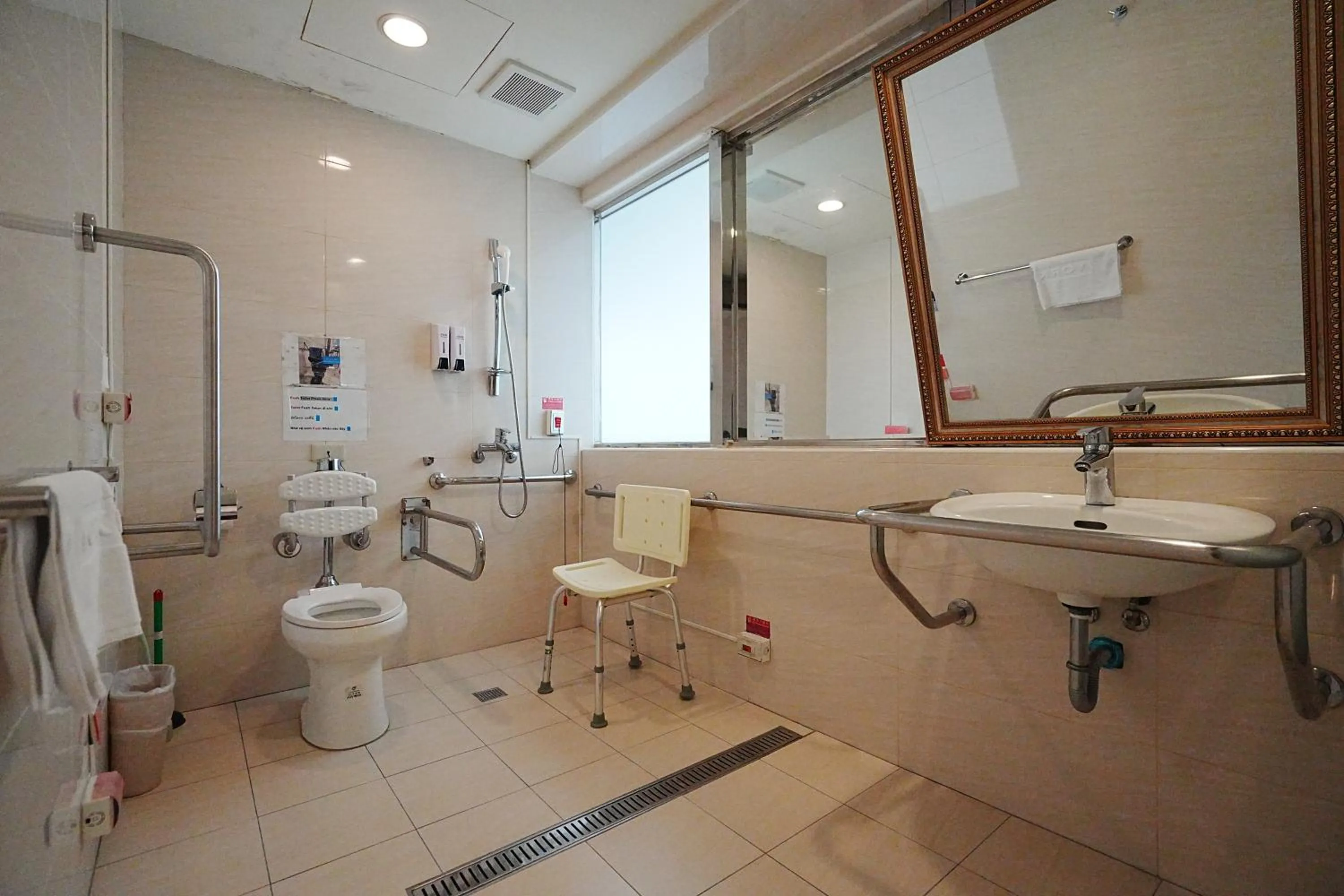 Facility for disabled guests in York Hotel