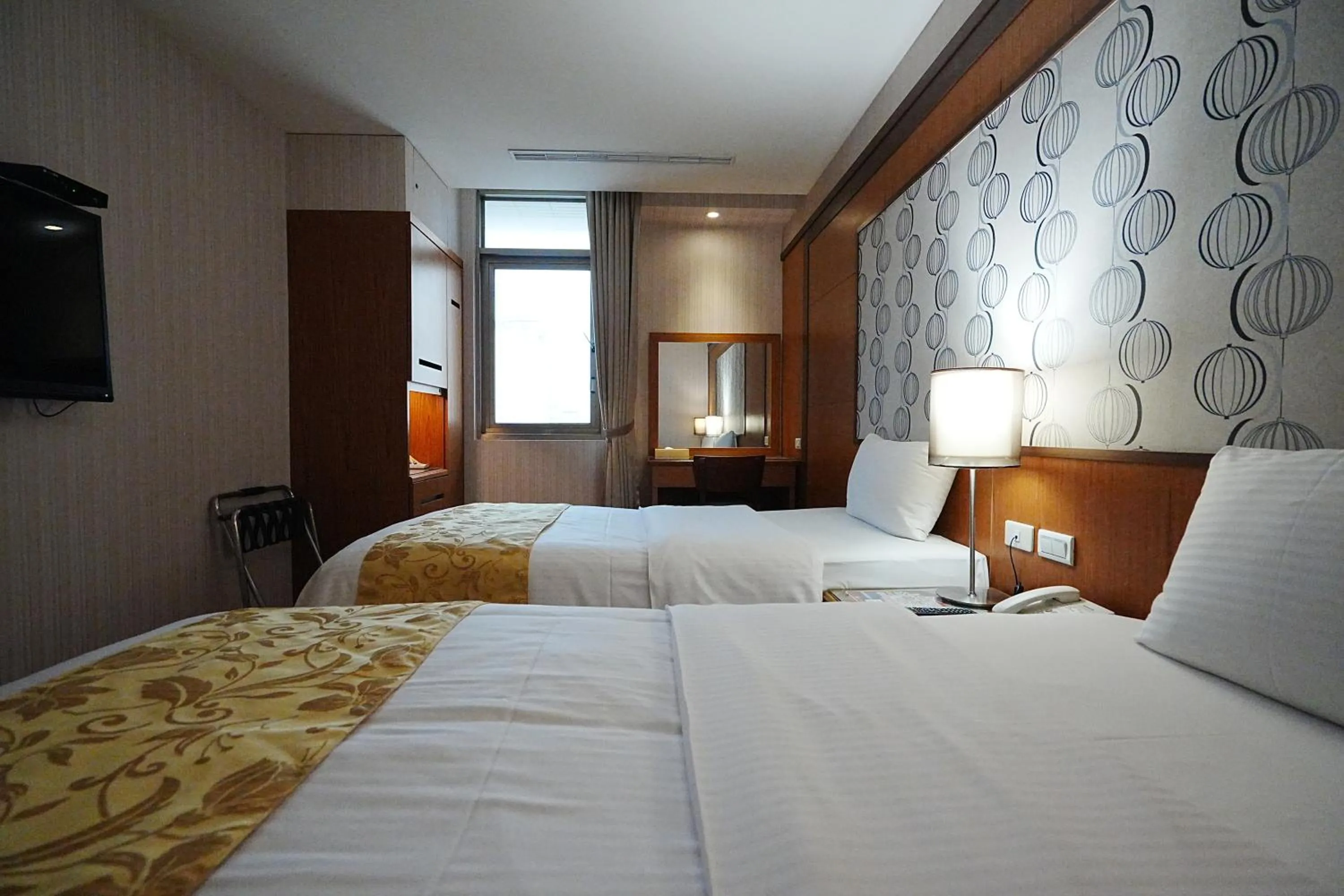 Photo of the whole room, Bed in York Hotel