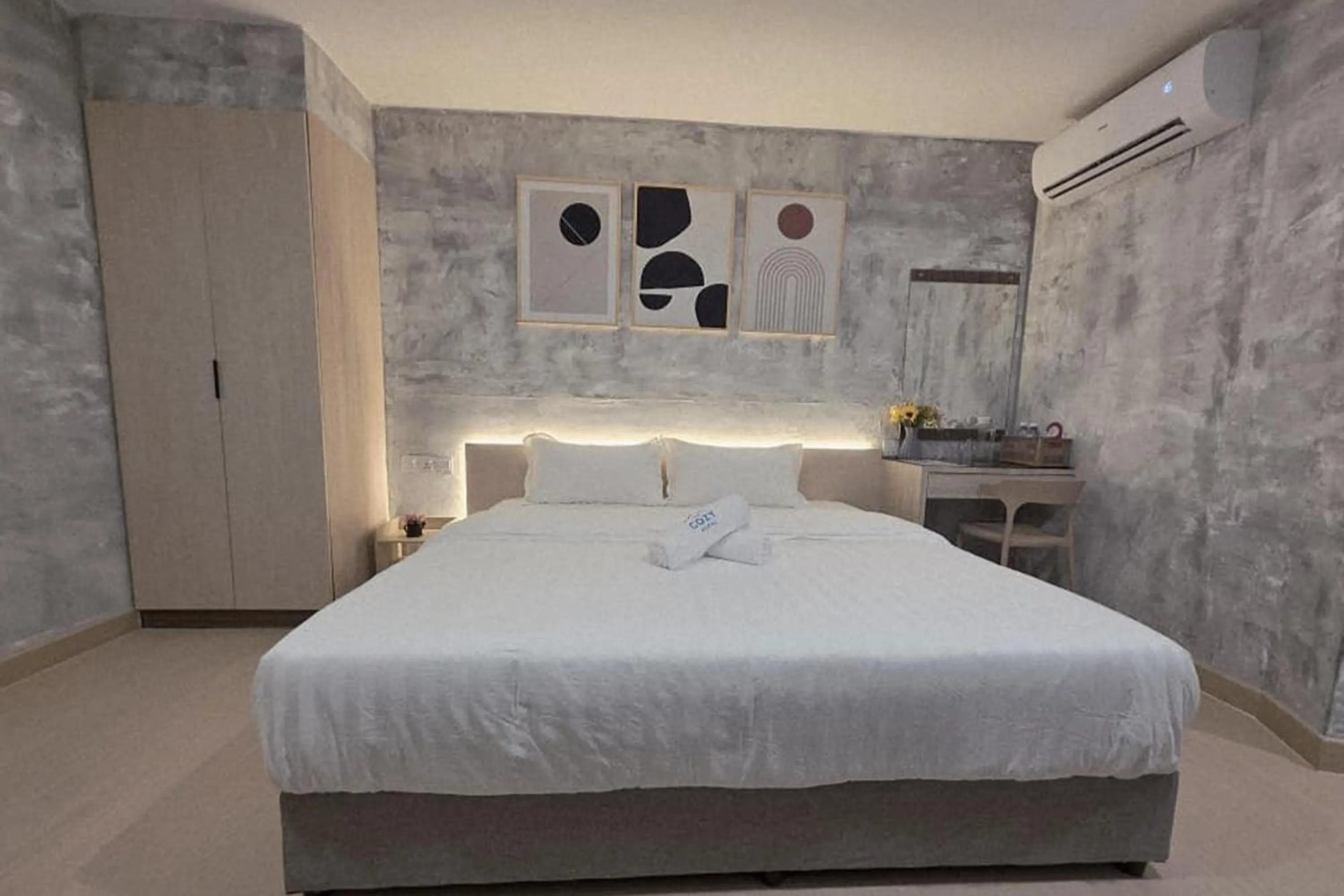 Bedroom, Bed in The Cozy Hotel