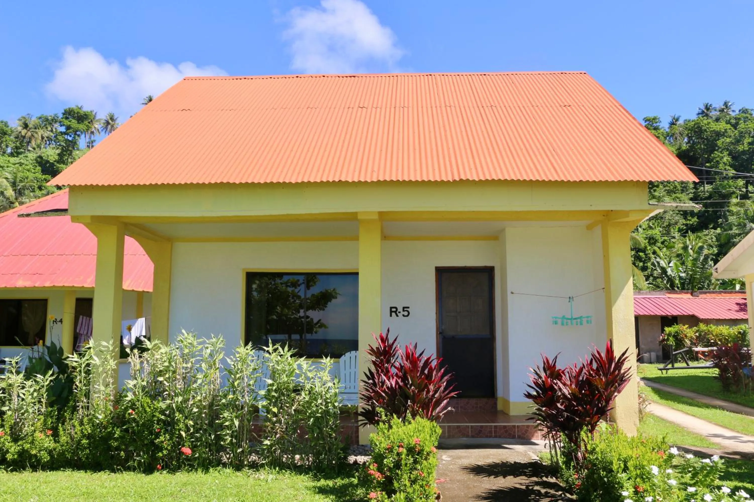 Garden in Pintuyan Dive Resort