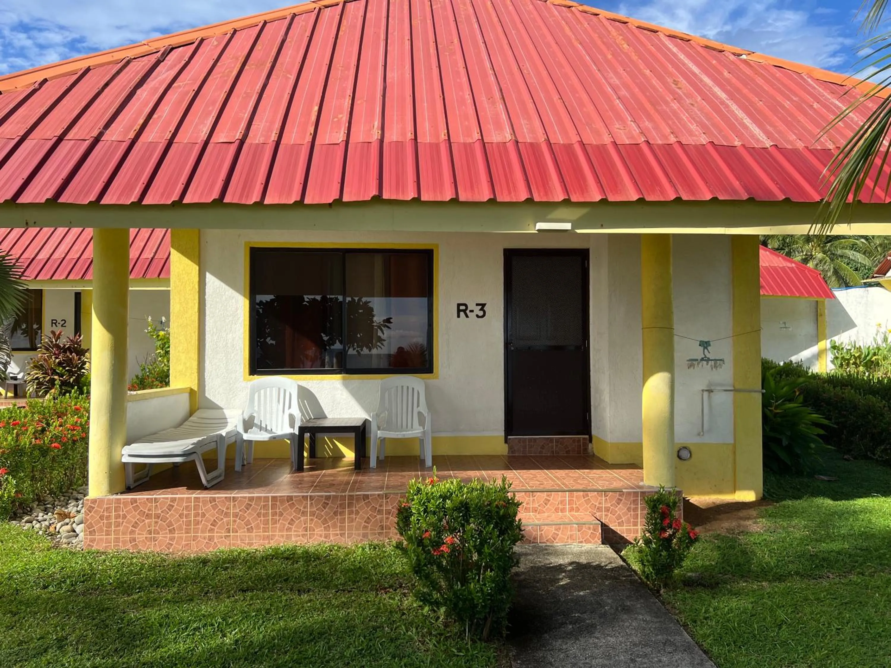 Pintuyan Dive Resort