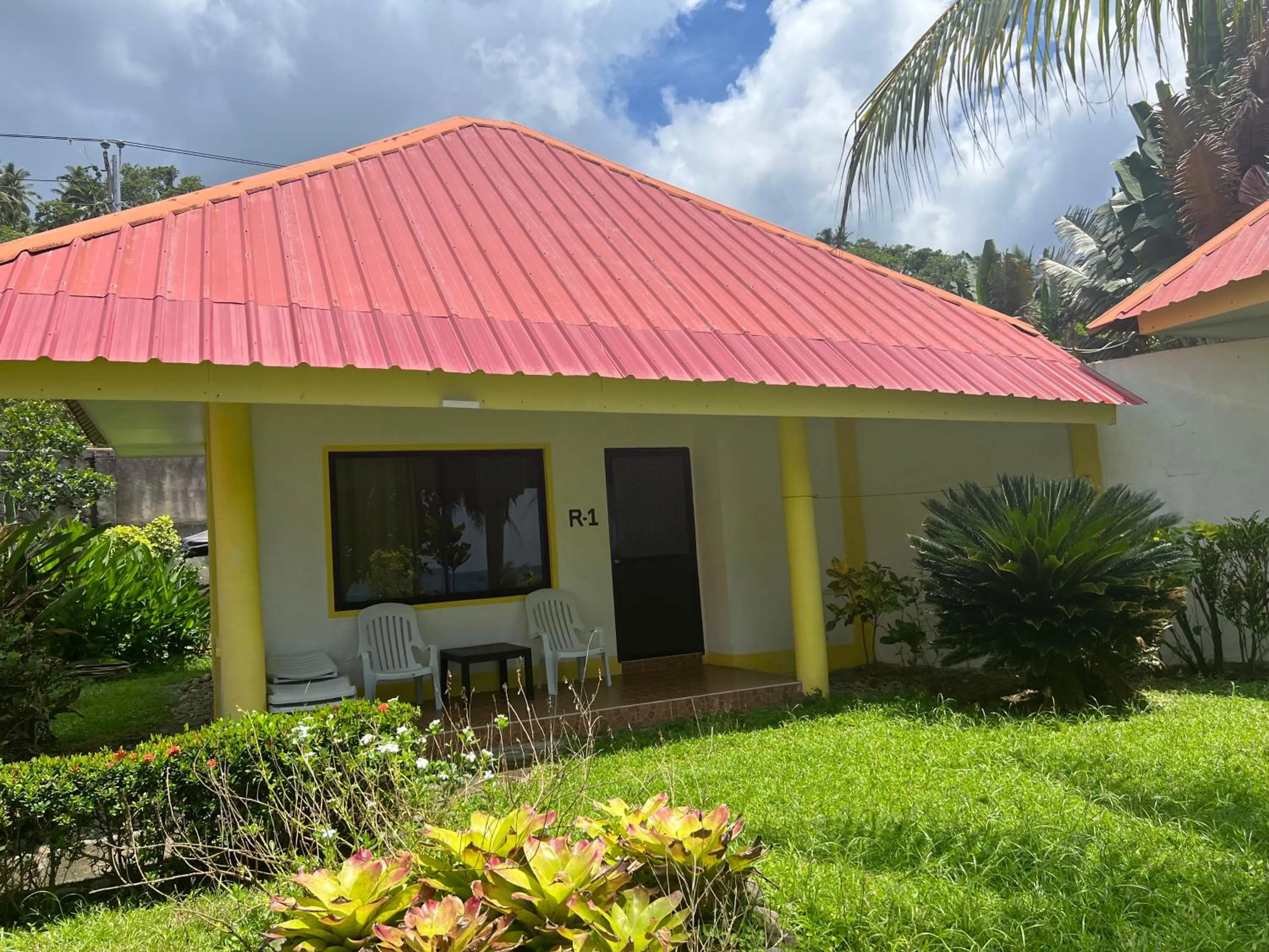 Garden view in Pintuyan Dive Resort