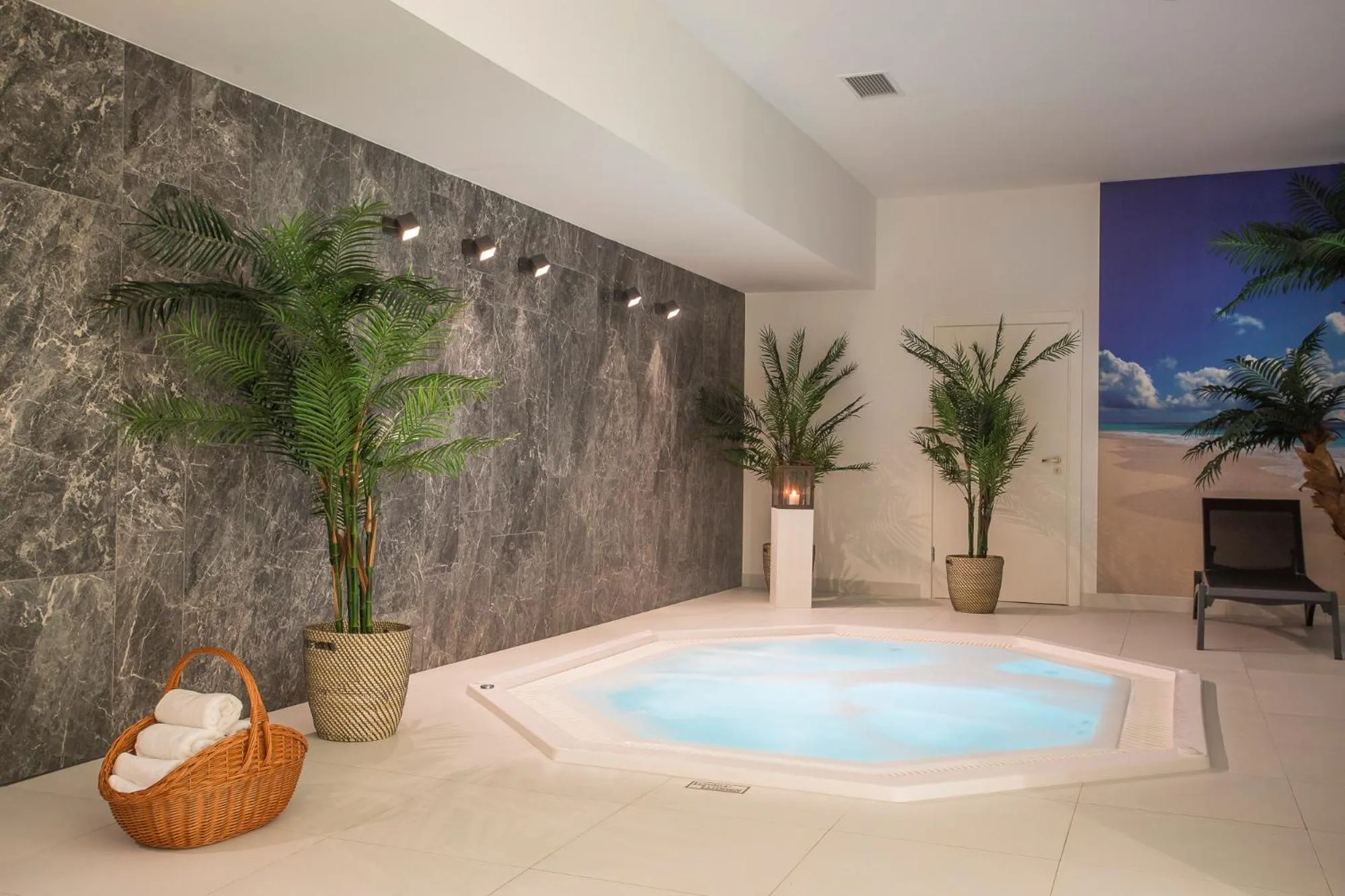 Hot Tub in Focus Hotel Premium Lublin Conference & SPA