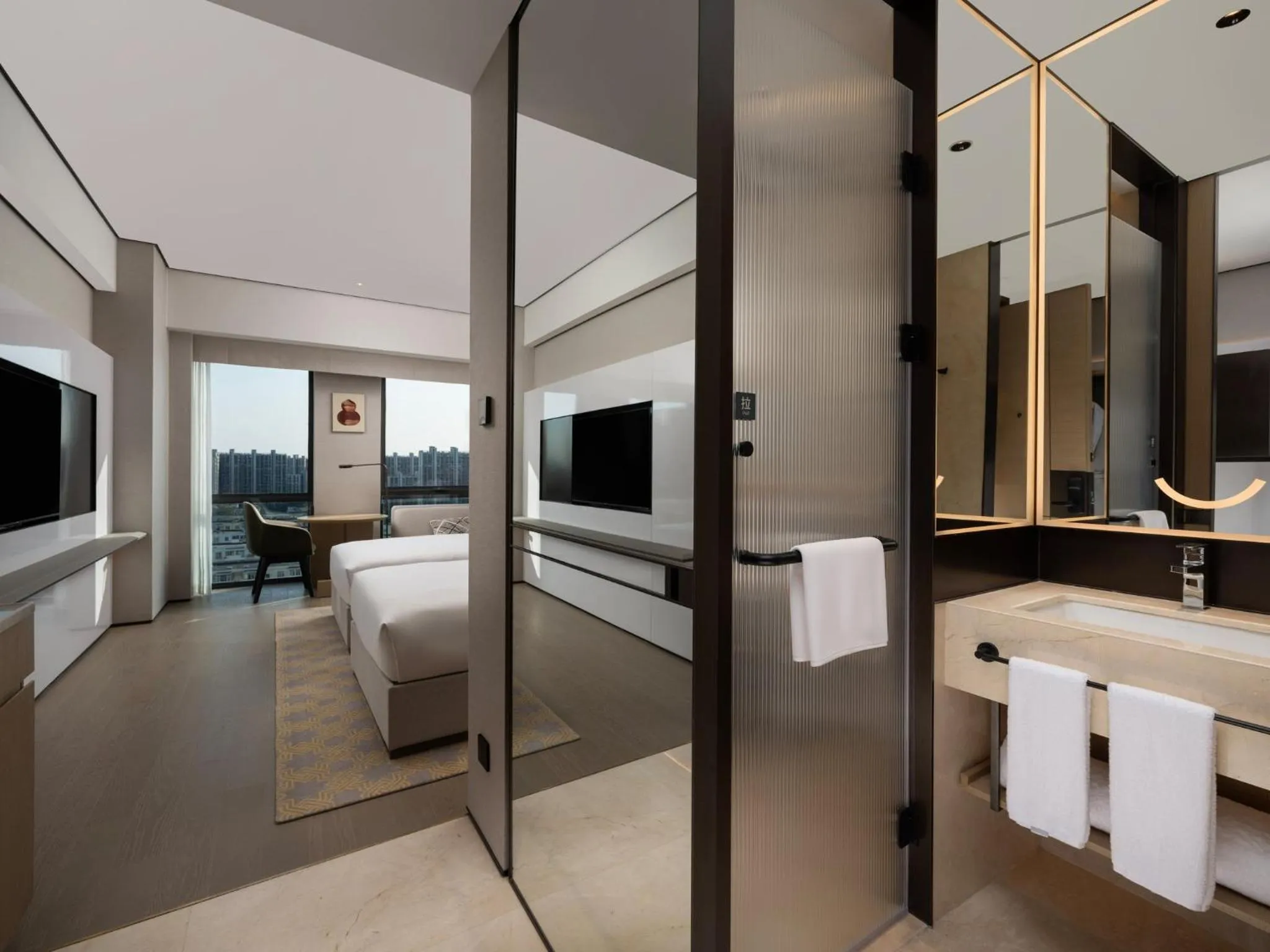 Photo of the whole room, Bed in Holiday Inn Beijing Daxing Centre by IHG