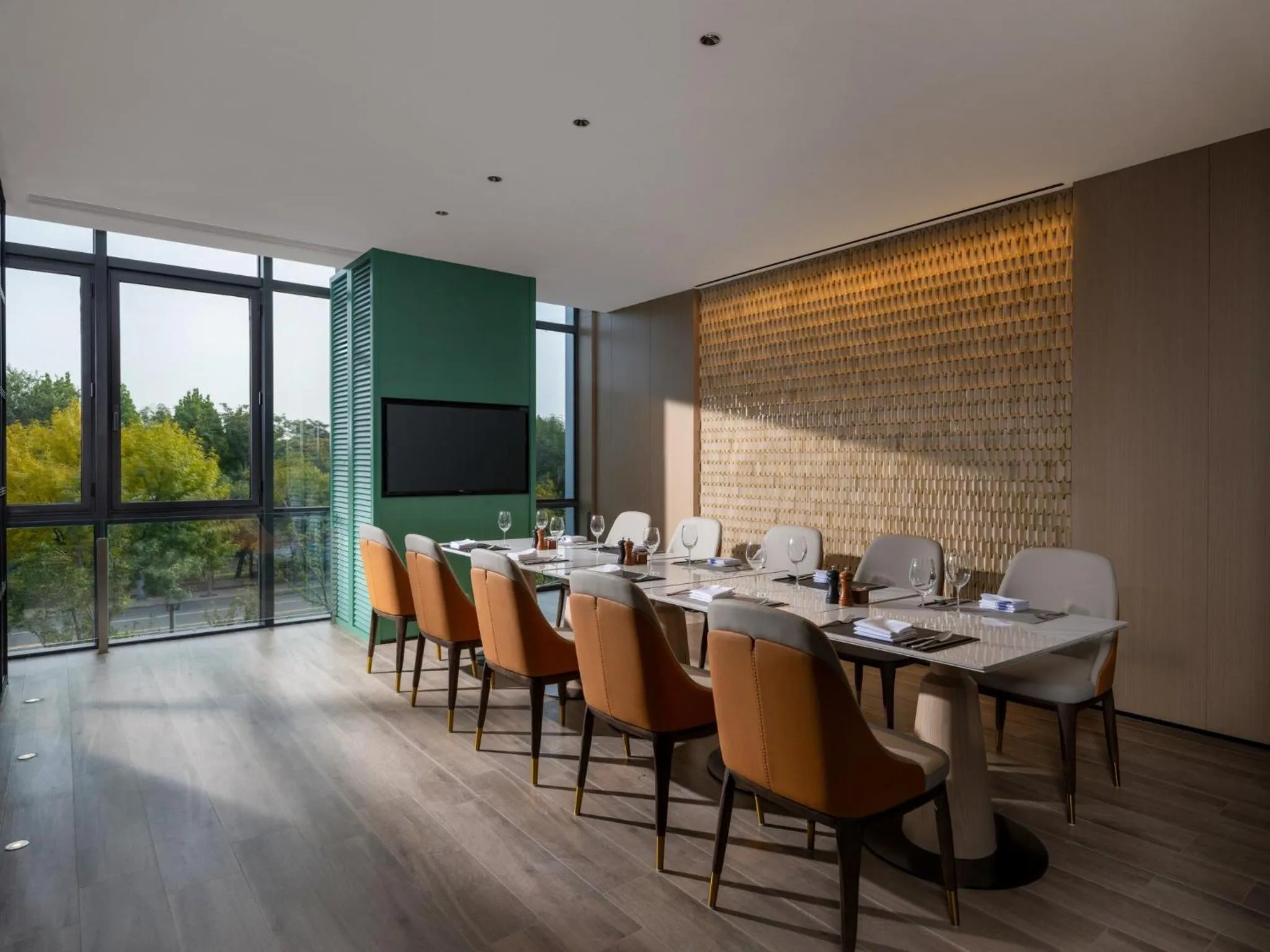 Restaurant/places to eat in Holiday Inn Beijing Daxing Centre by IHG