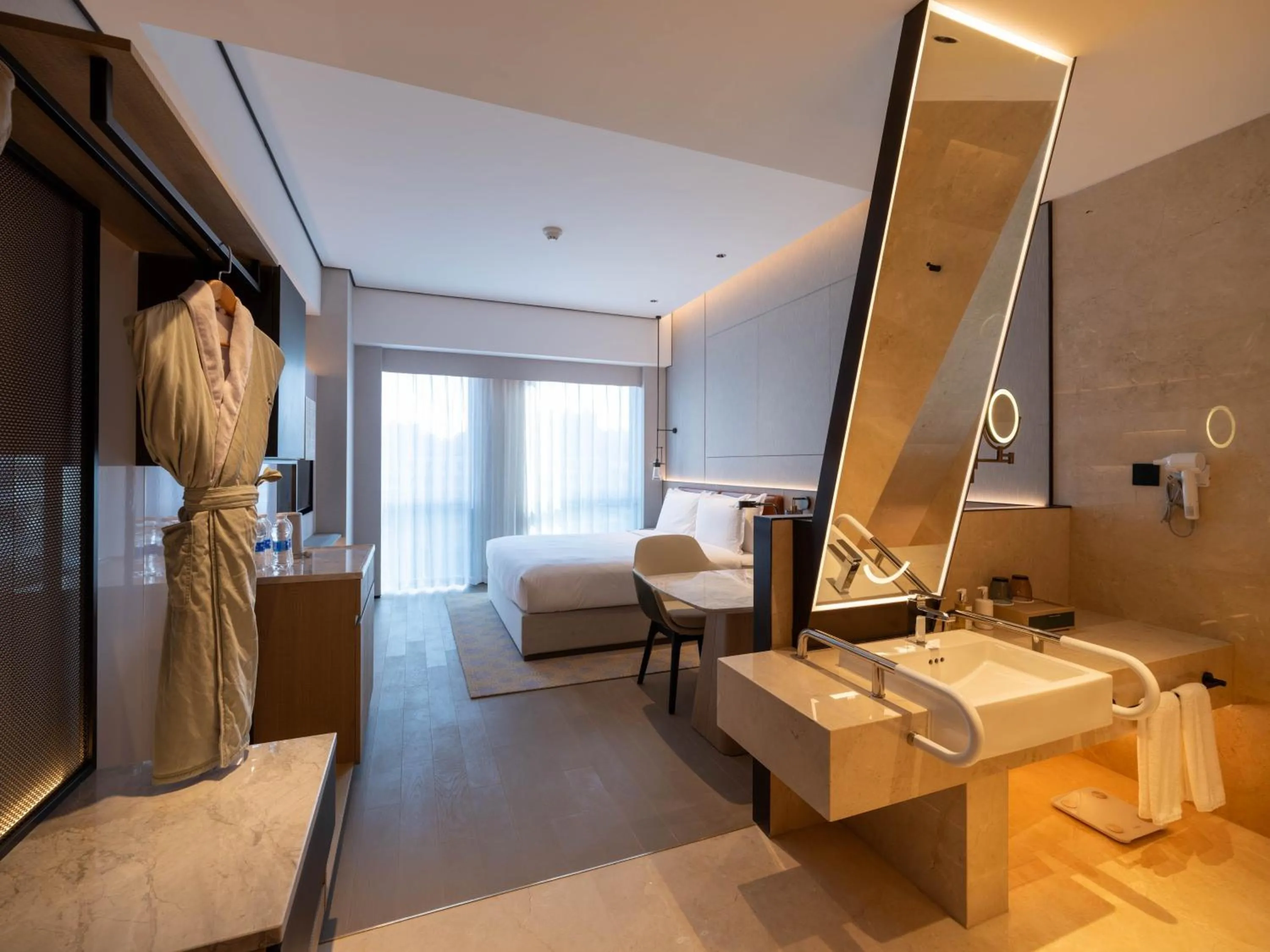 Photo of the whole room, Bed in Holiday Inn Beijing Daxing Centre by IHG