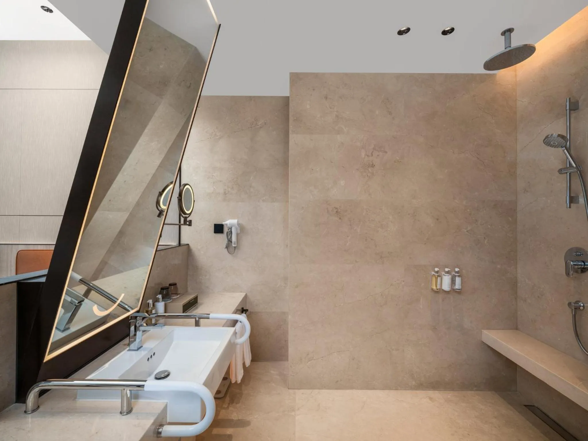 Photo of the whole room in Holiday Inn Beijing Daxing Centre by IHG