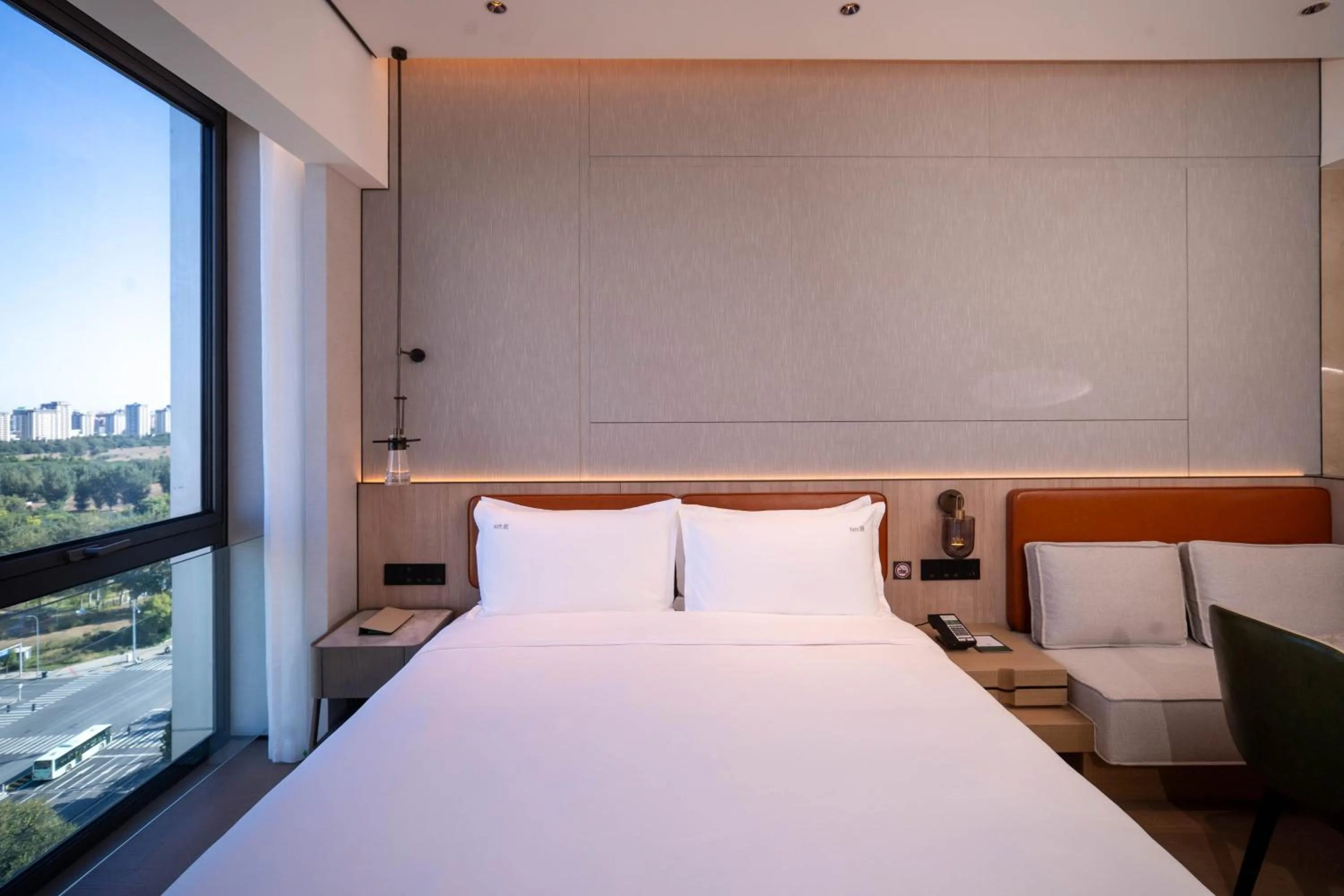 Photo of the whole room, Bed in Holiday Inn Beijing Daxing Centre by IHG