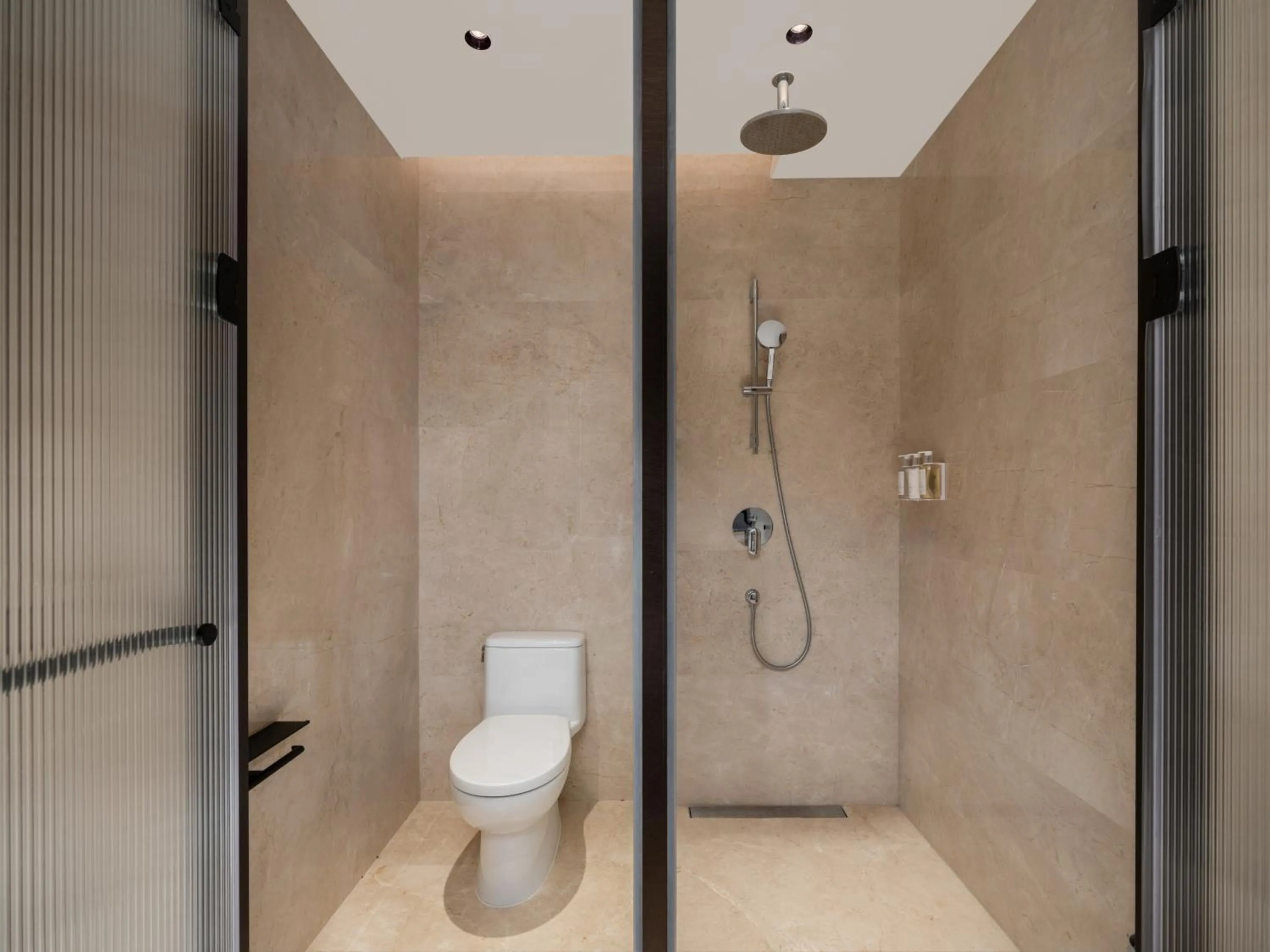 Shower in Holiday Inn Beijing Daxing Centre by IHG