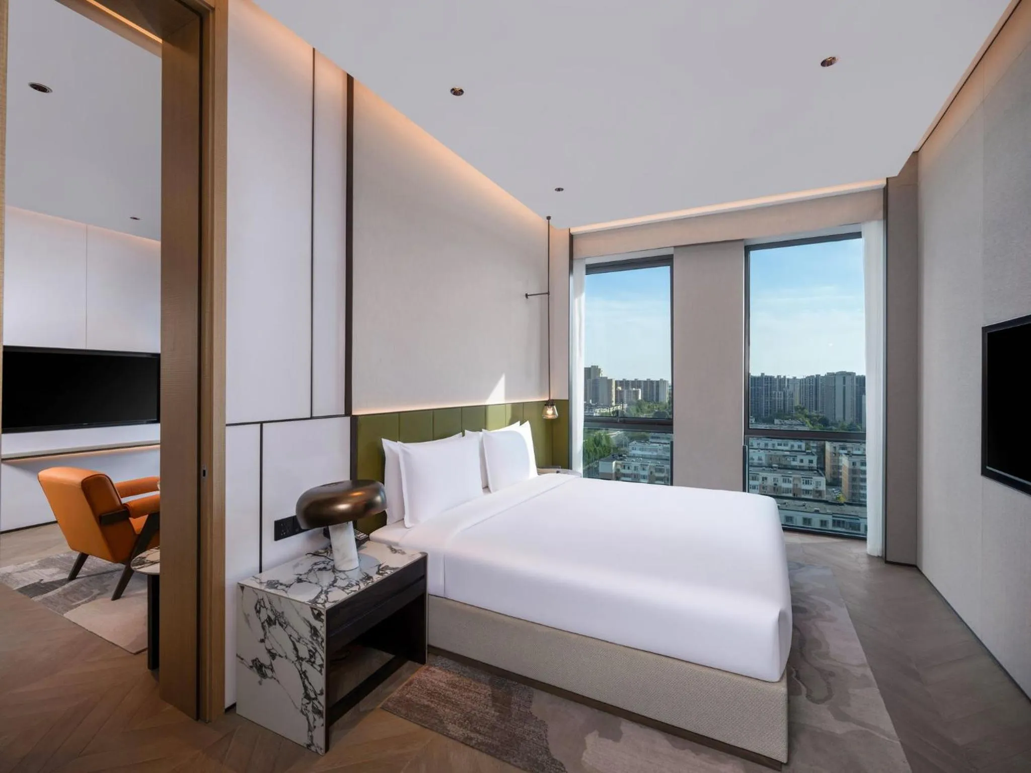 Photo of the whole room, Bed in Holiday Inn Beijing Daxing Centre by IHG