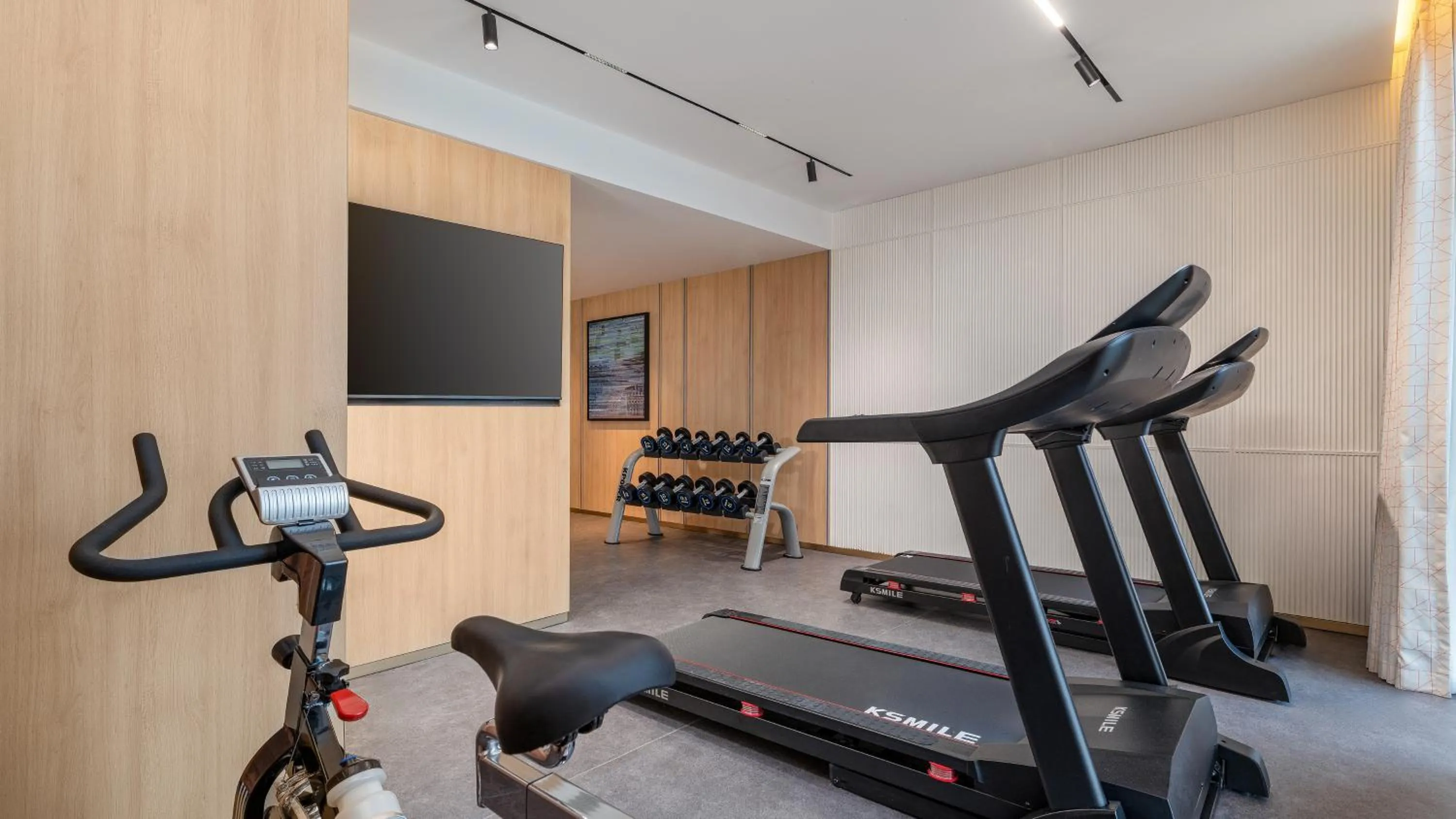 Fitness centre/facilities in Holiday Inn Express Kunming Changshui Airport by IHG