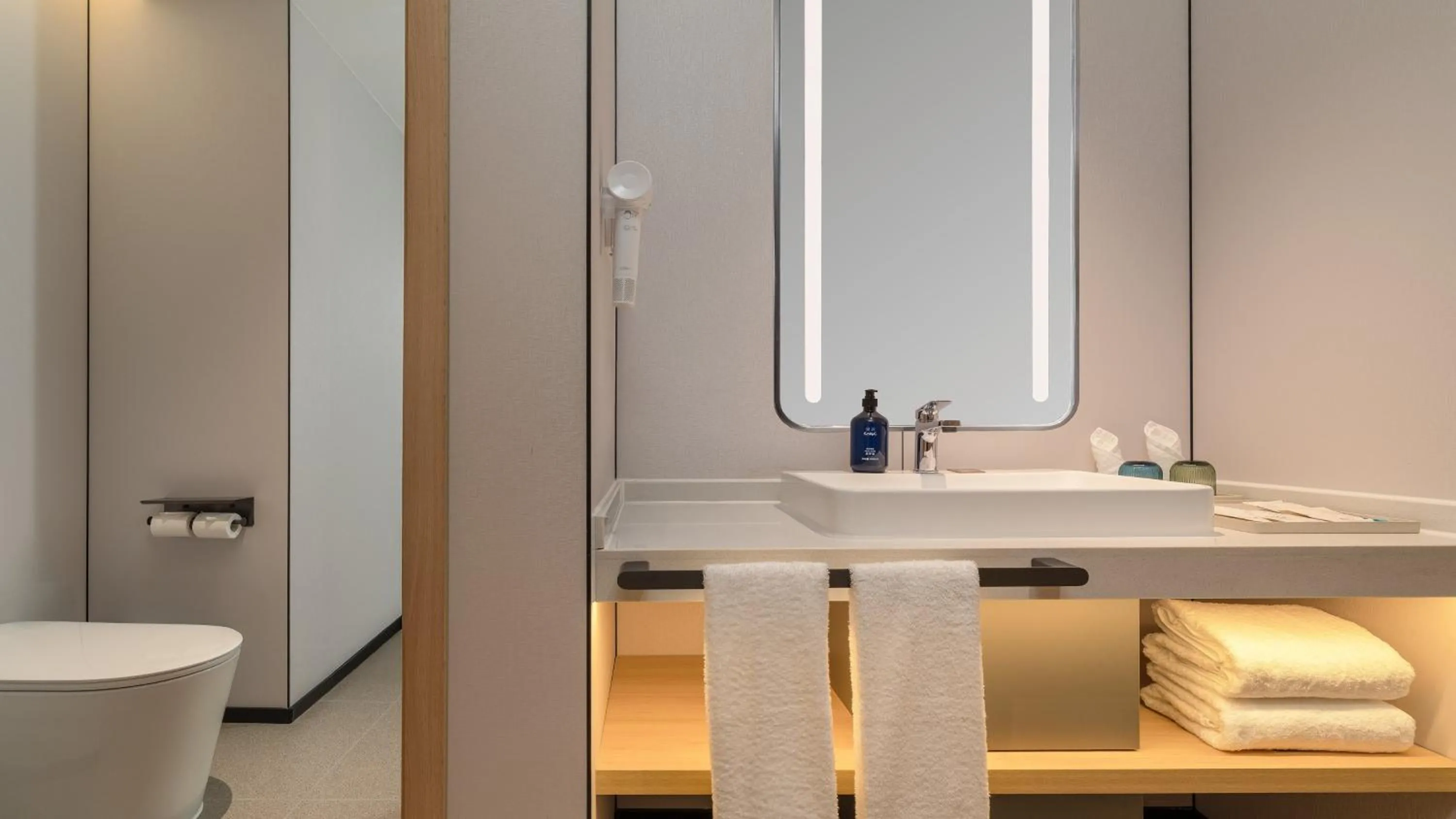 Bathroom in Holiday Inn Express Kunming Changshui Airport by IHG