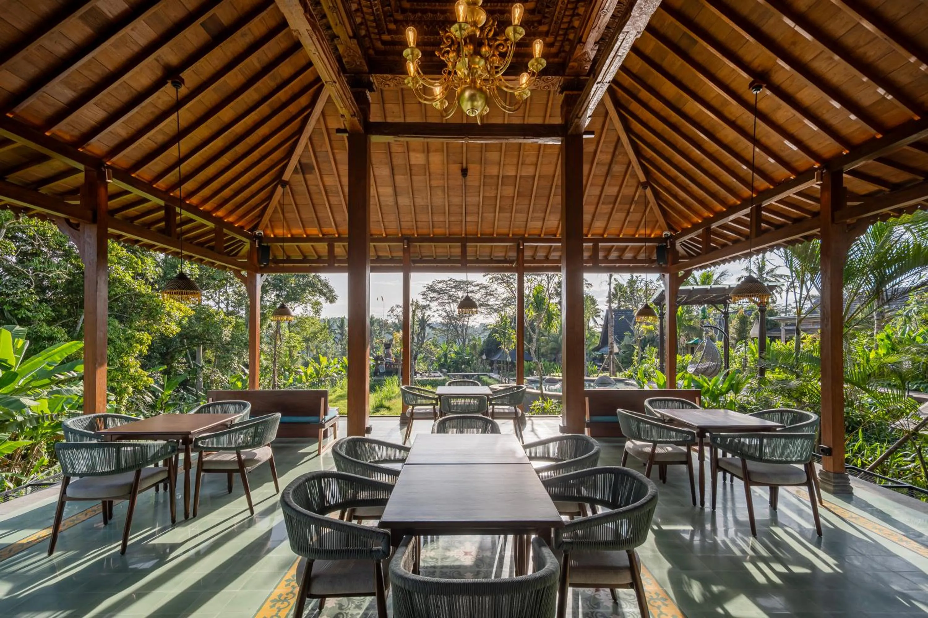 Restaurant/places to eat in Emana Abian Taksu