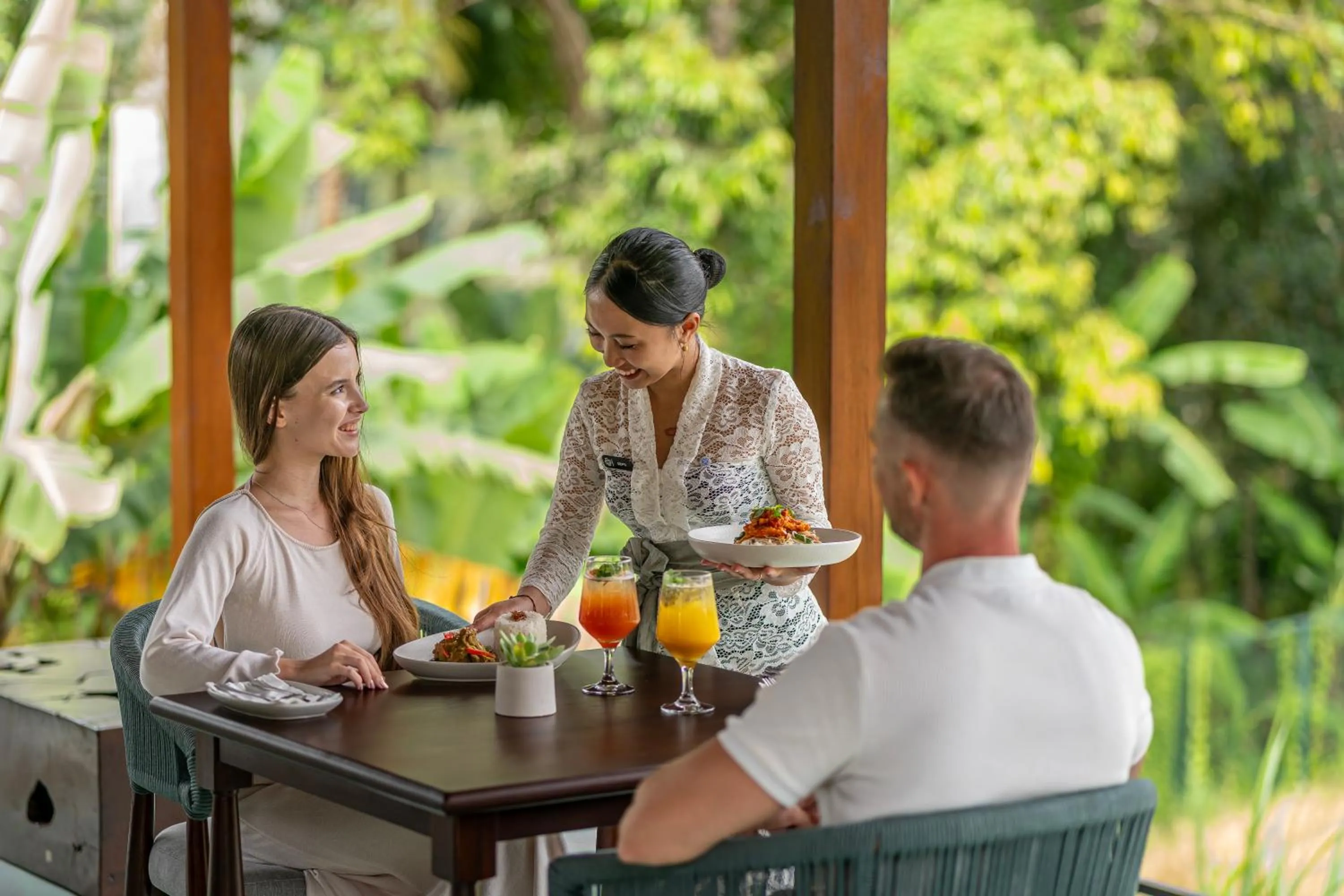 Restaurant/places to eat in Emana Abian Taksu