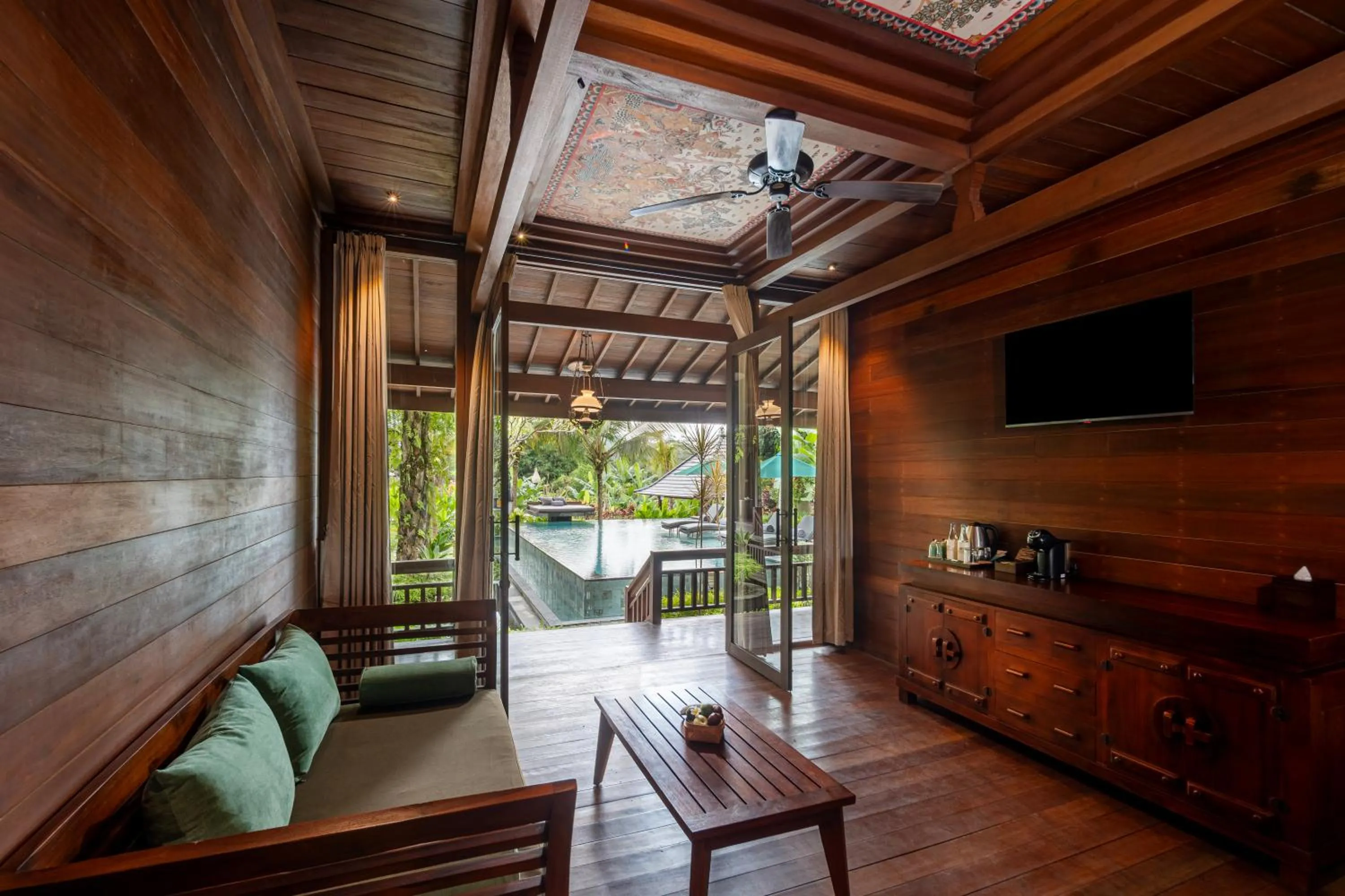 Communal lounge/ TV room in Emana Abian Taksu