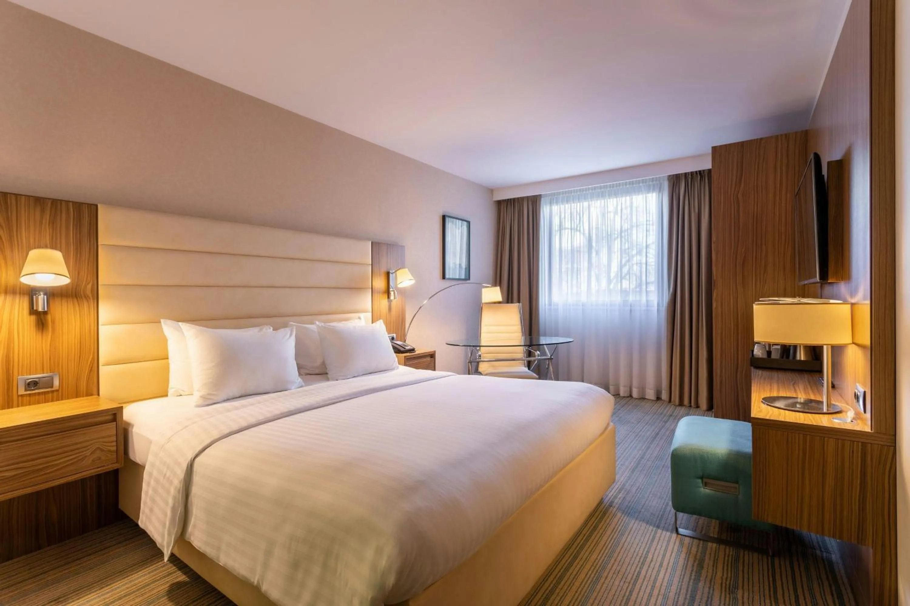 Photo of the whole room, Bed in Courtyard by Marriott Belgrade City Center